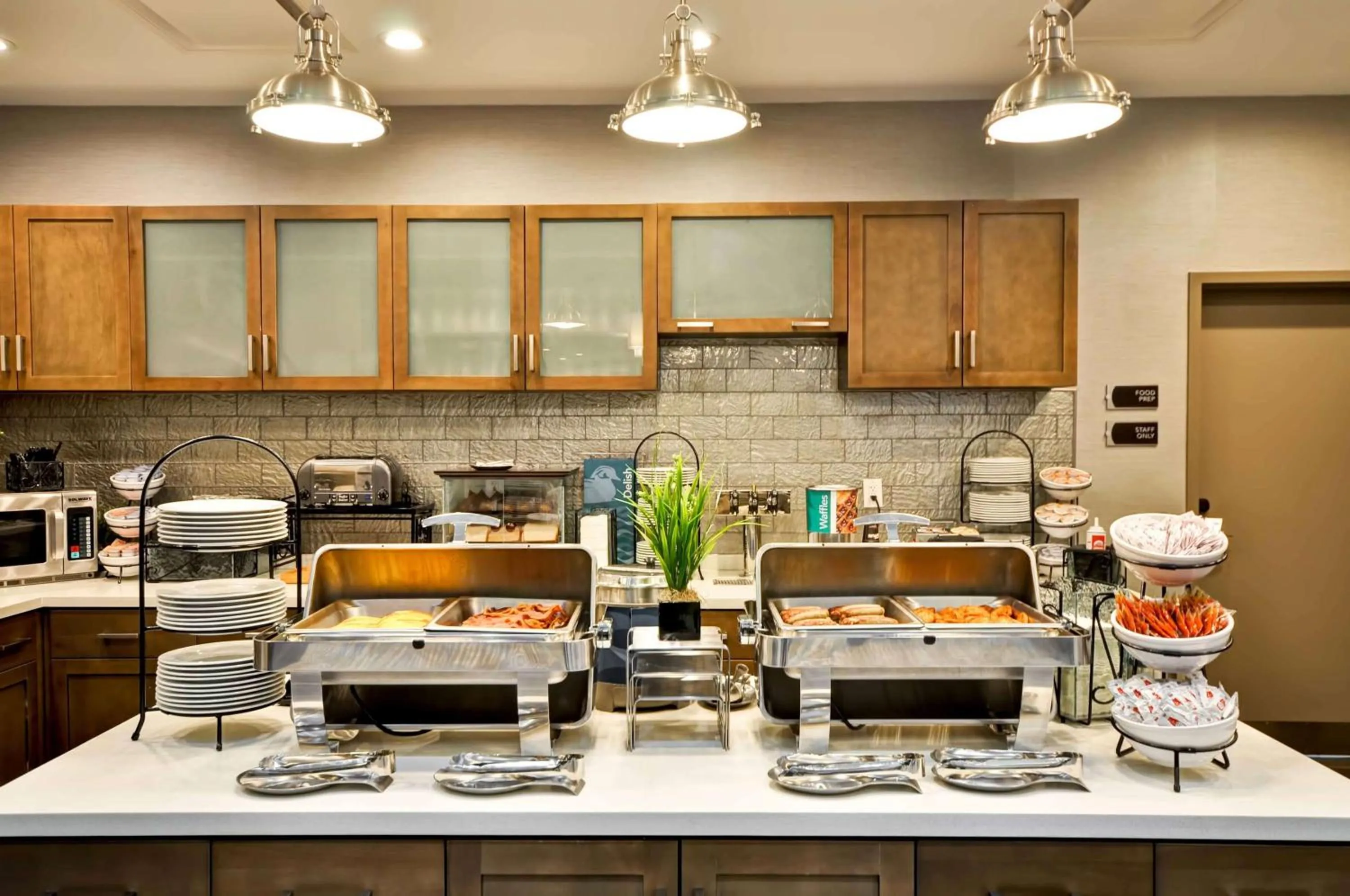 Dining area in Homewood Suites by Hilton Cincinnati/West Chester