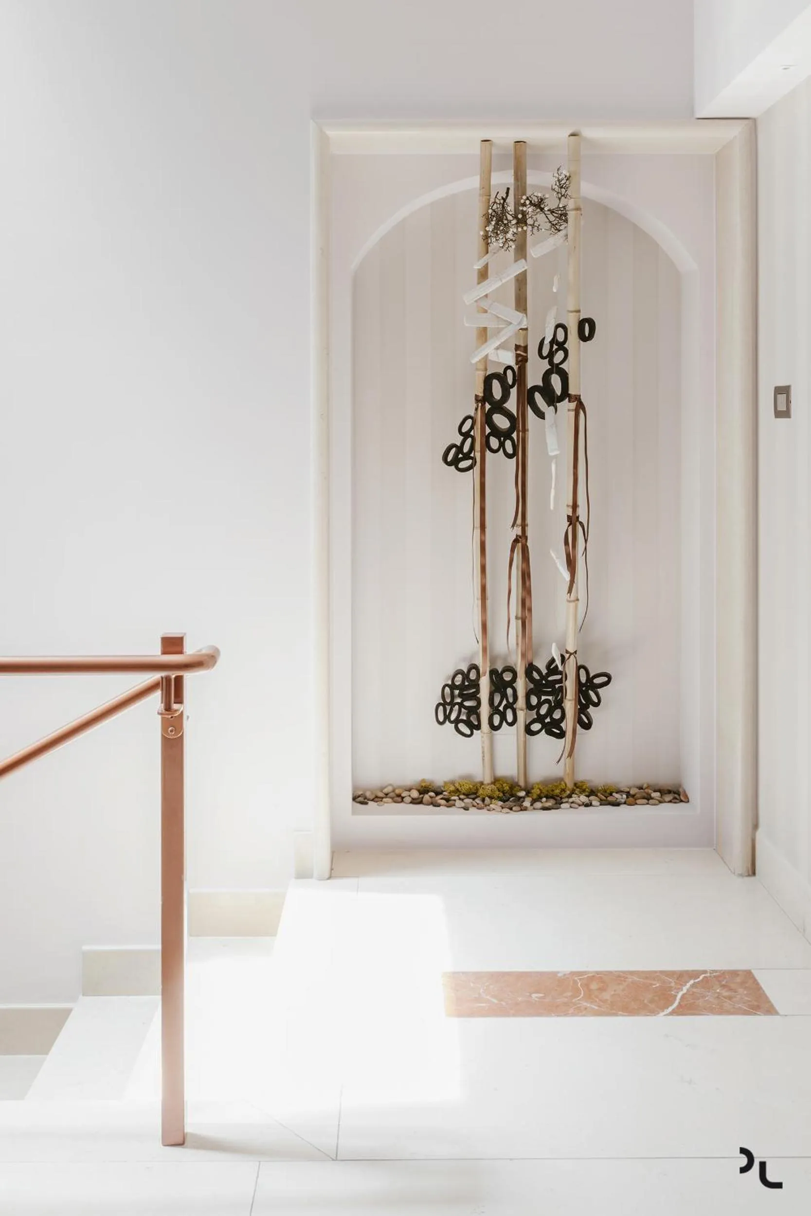 Decorative detail in La Residenza del Monaco bianco