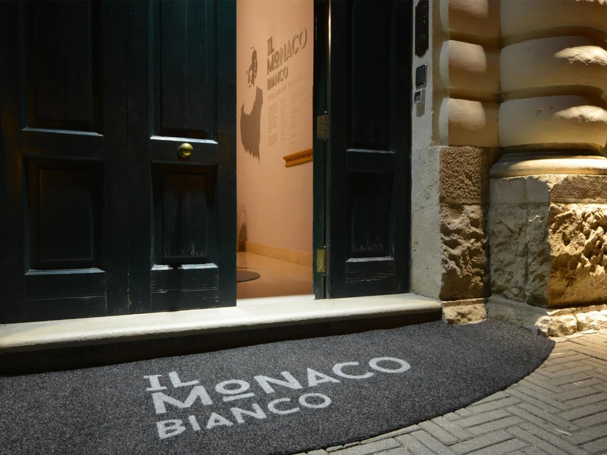 Property building in La Residenza del Monaco bianco