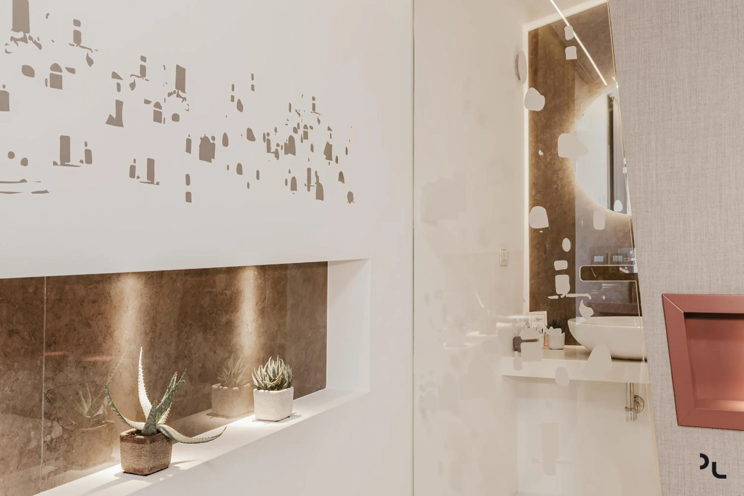 Decorative detail in La Residenza del Monaco bianco