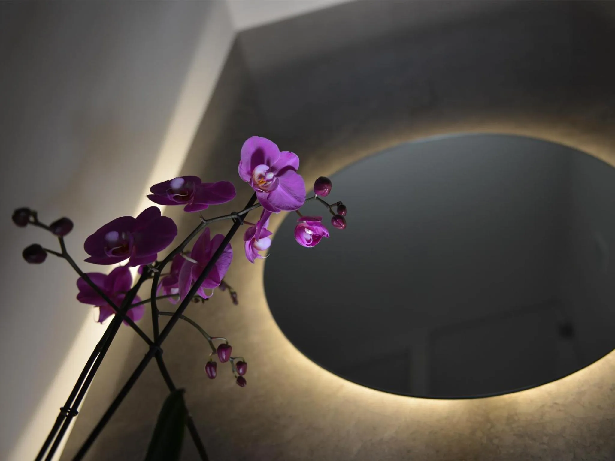 Decorative detail in La Residenza del Monaco bianco