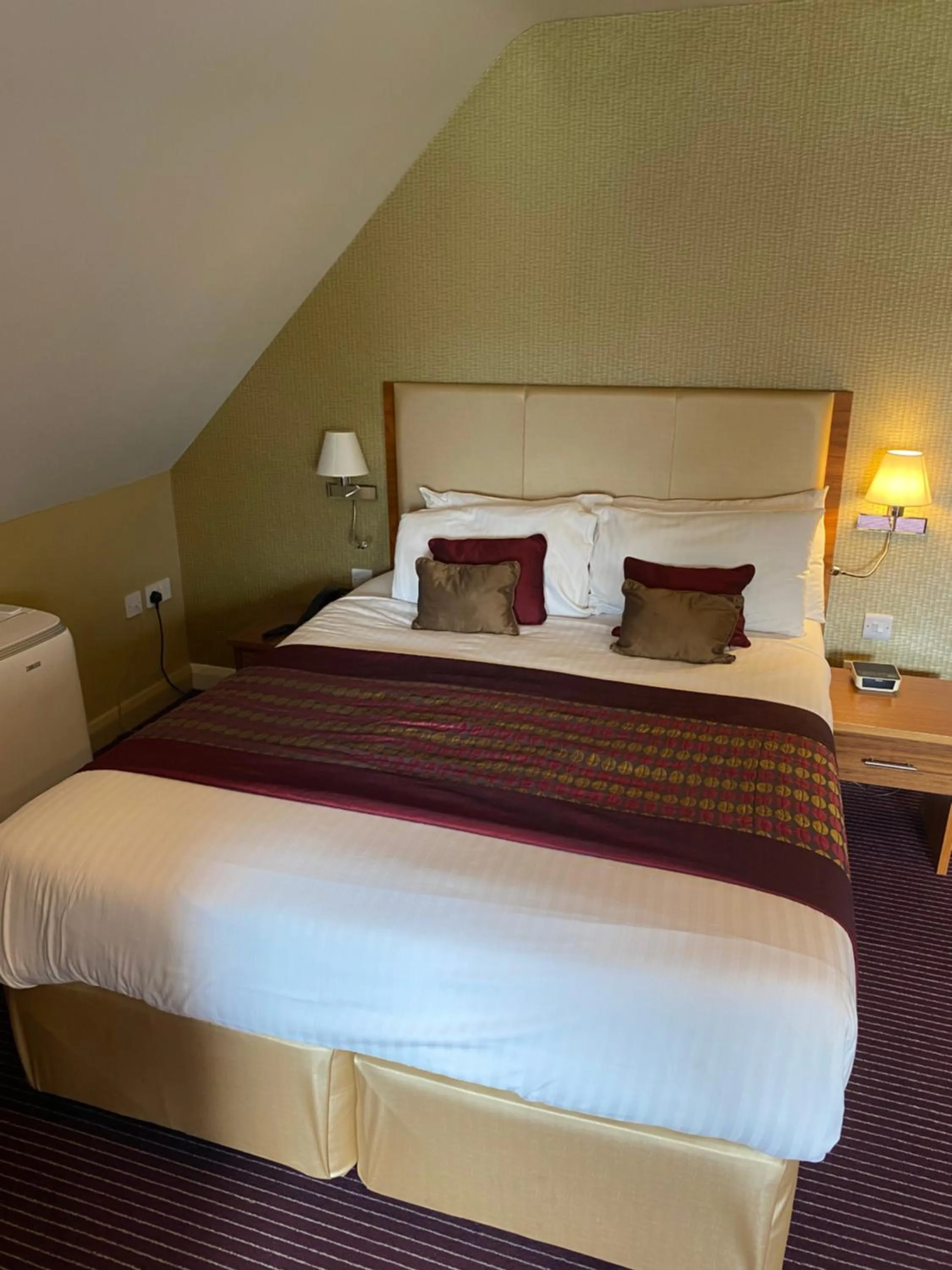 Bed in 315 Bar & Restaurant