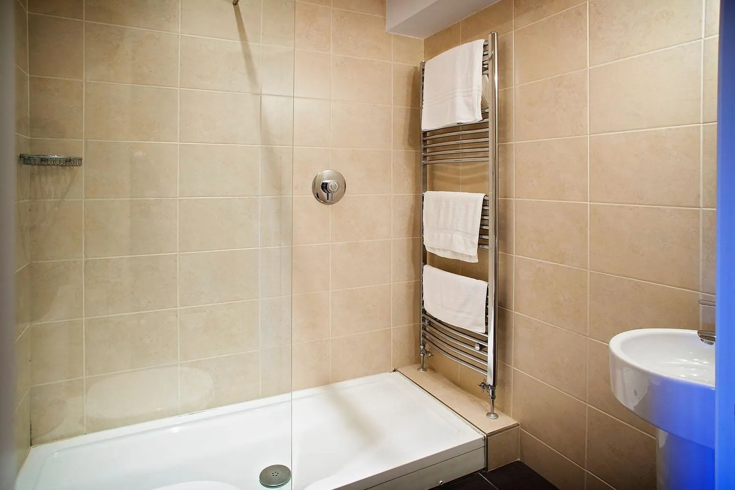 Shower in 315 Bar & Restaurant