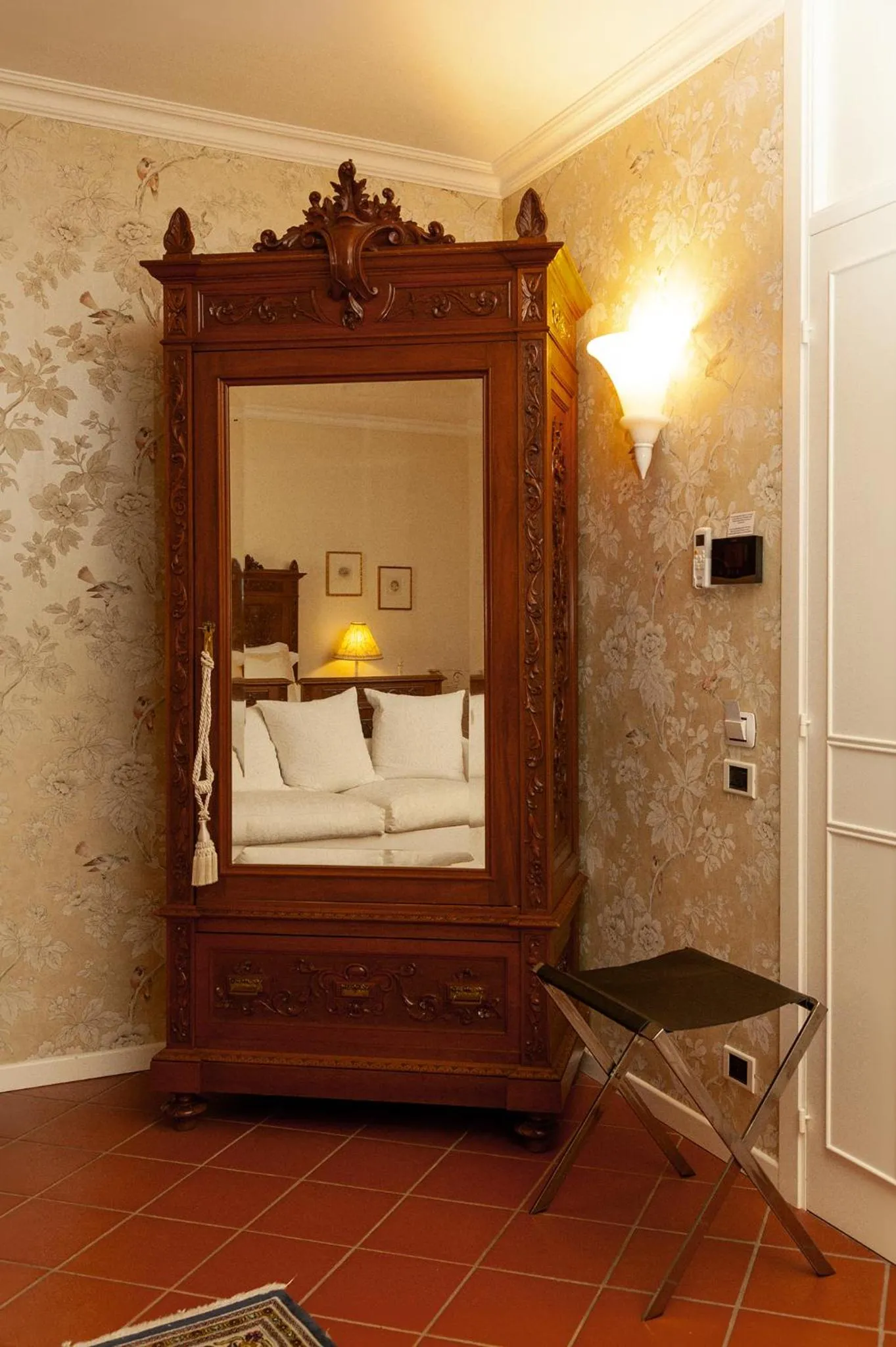 wardrobe, Bed in Residenza Ambrogi