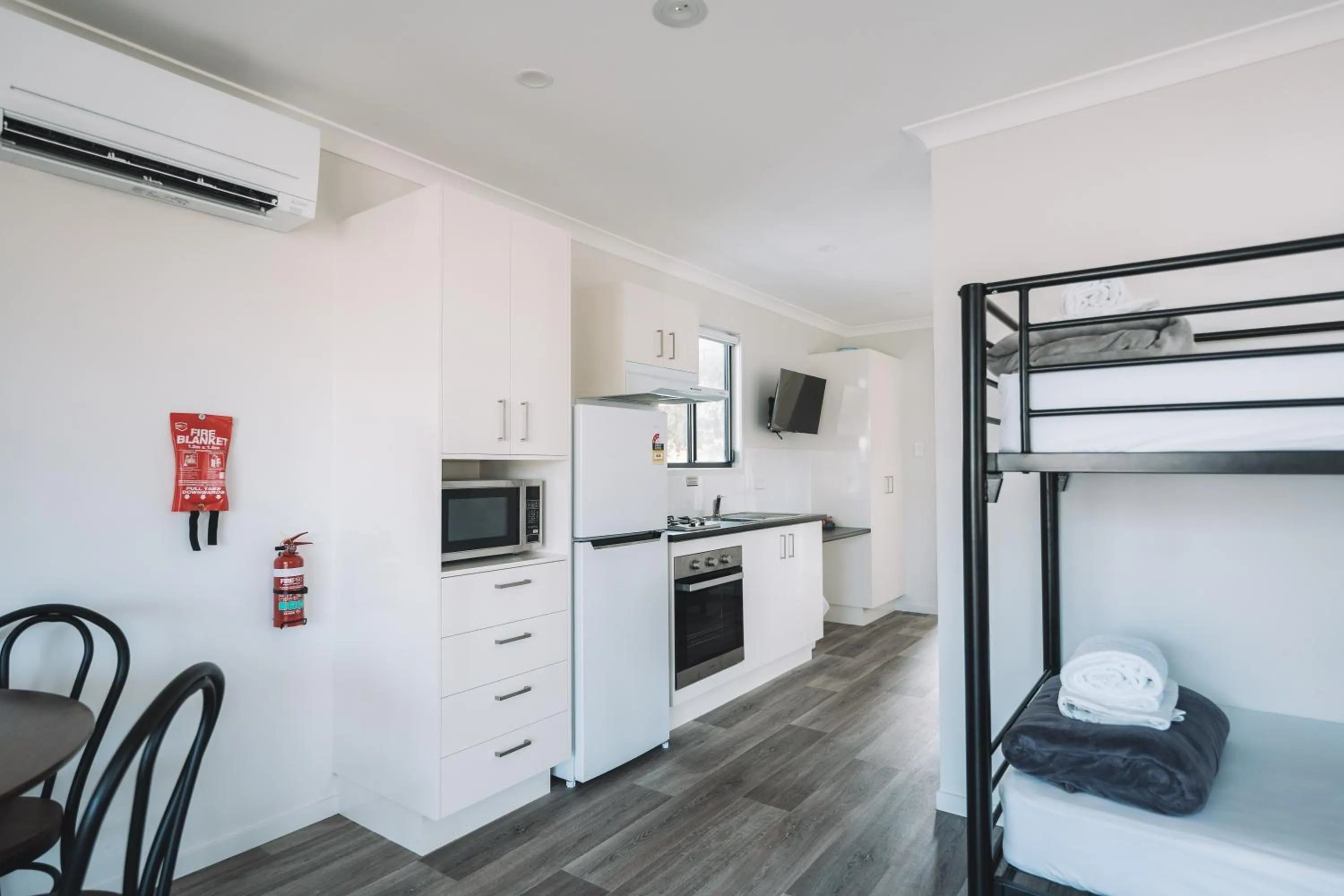 TV and multimedia, Bed in BIG4 Rainbow Beach Holiday Park