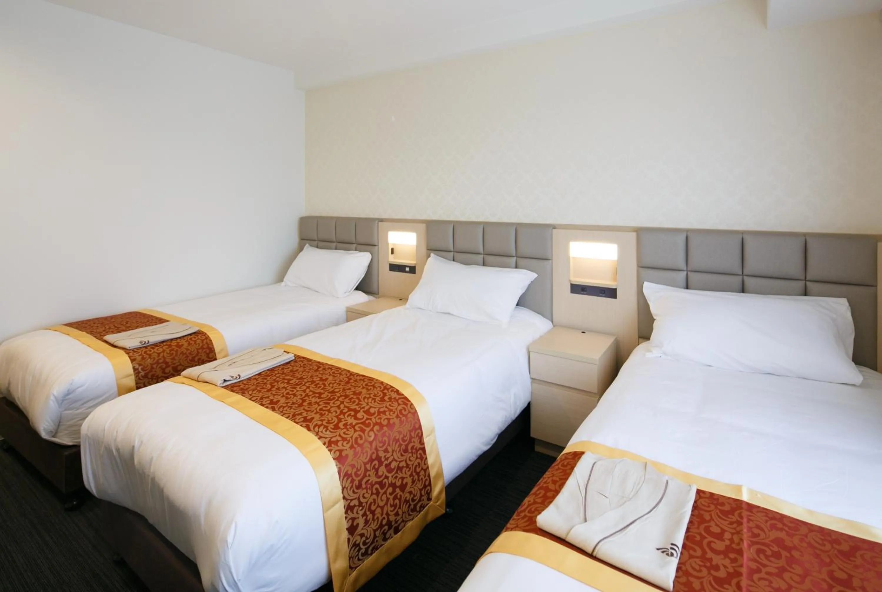 Photo of the whole room, Bed in Day Nice Hotel Tokyo