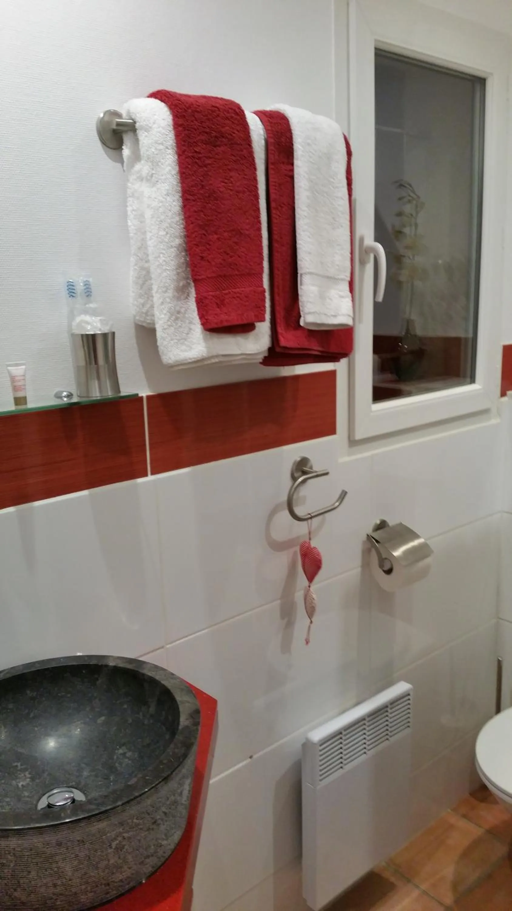 Bathroom in la cigale sous l'olivier