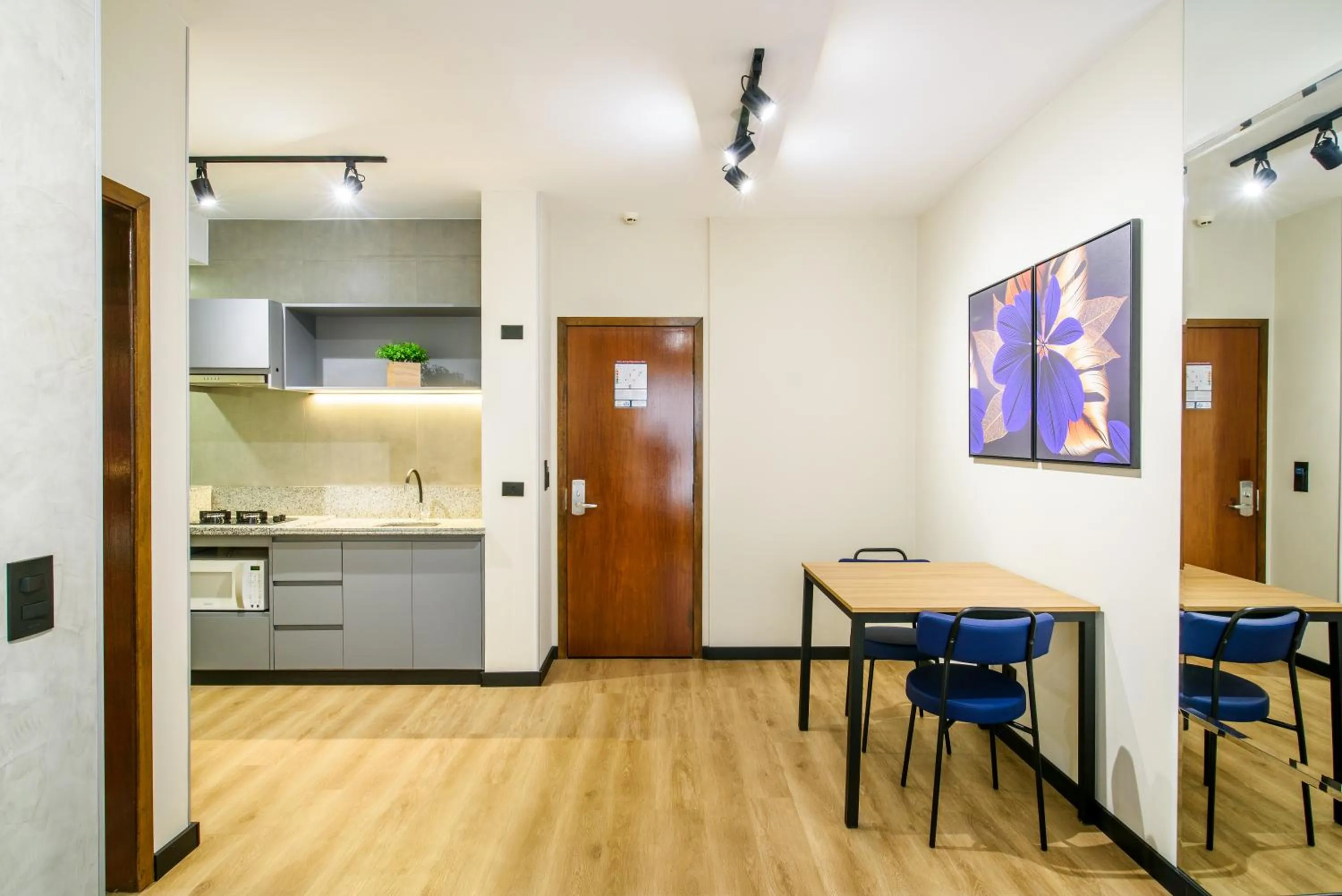 kitchen in Slaviero Londrina Flat