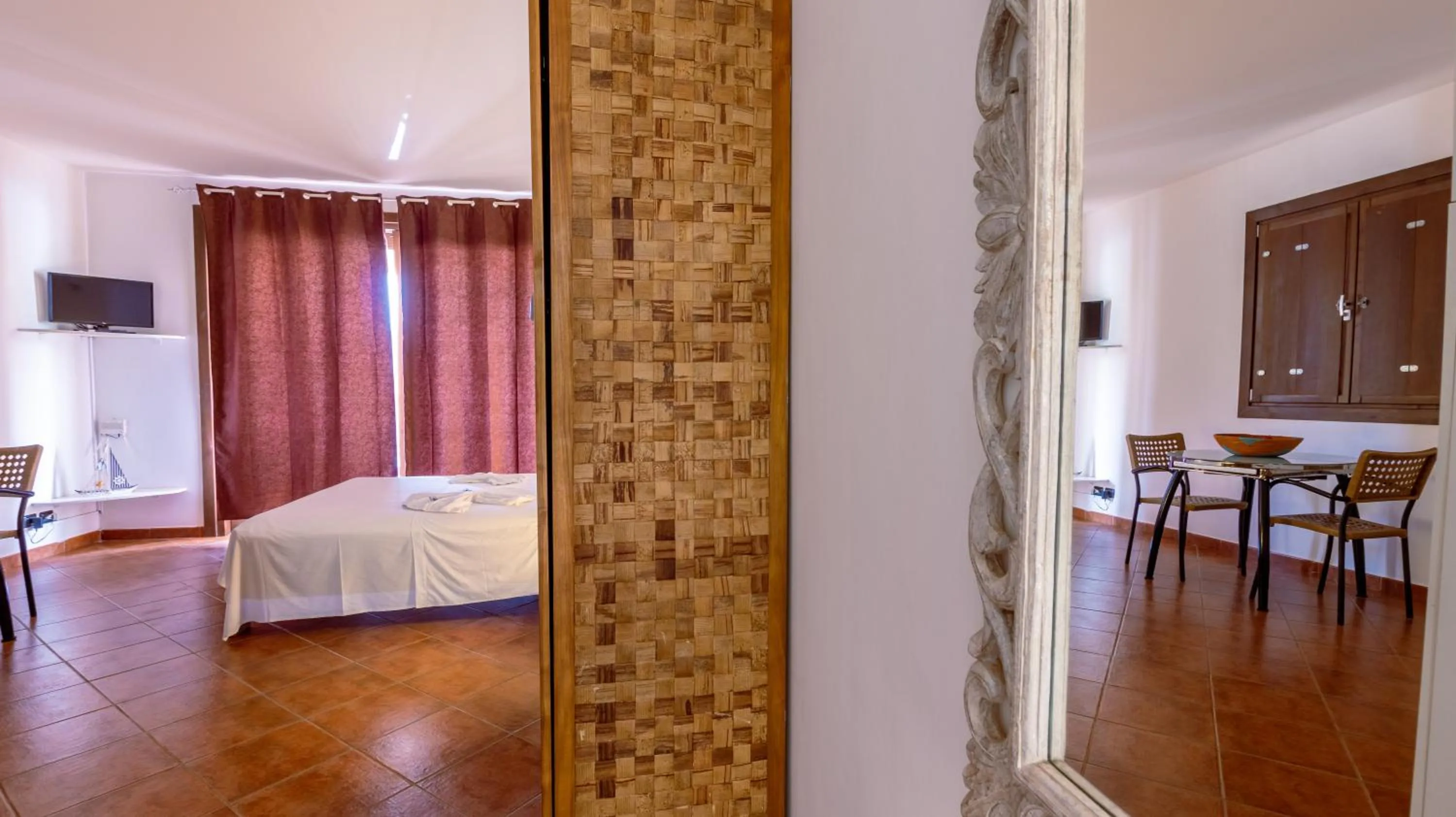 Photo of the whole room, Bed in Porto Antigo Hotel BB