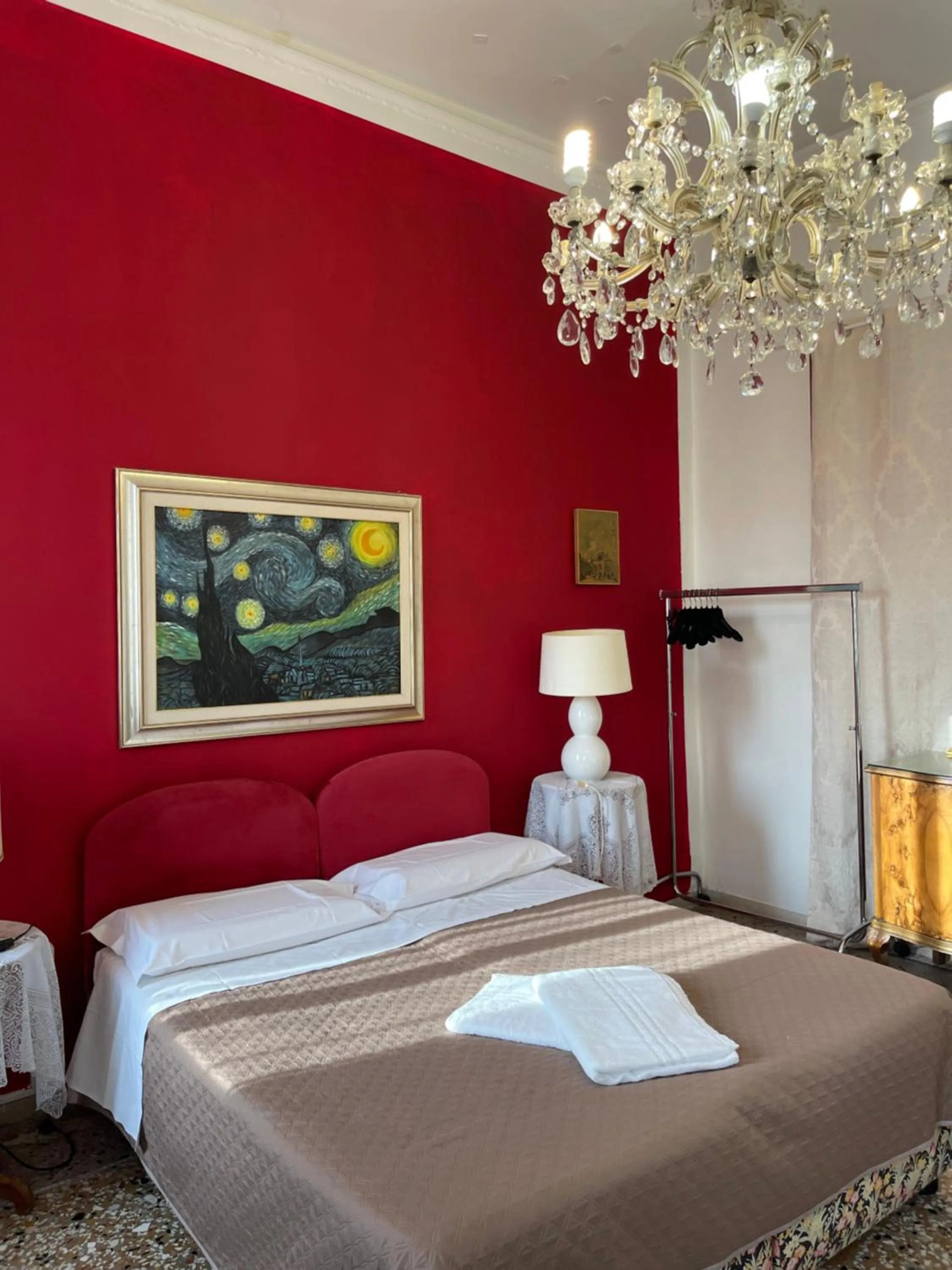 Photo of the whole room, Bed in Princess Guest House Canal View