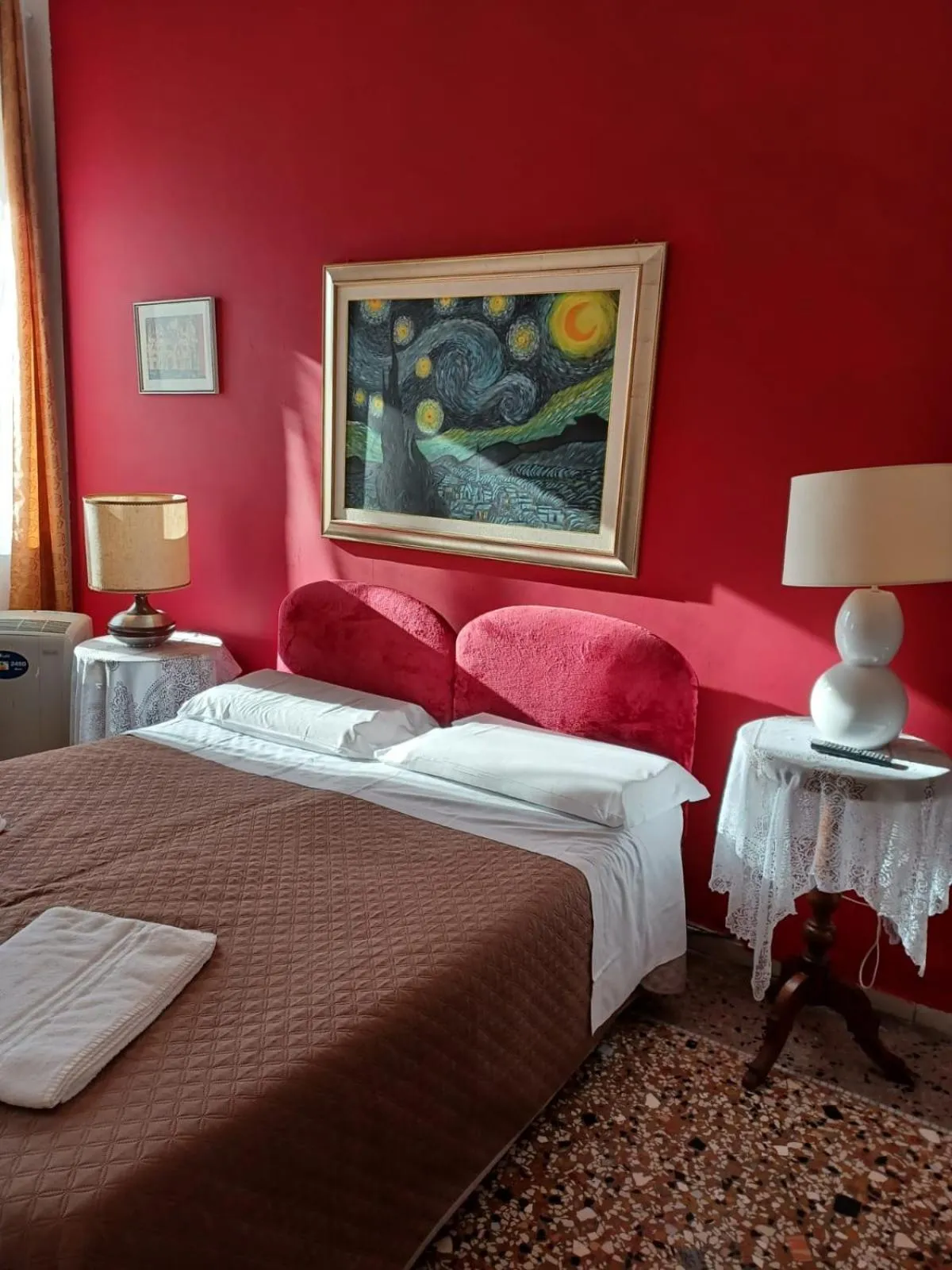 Photo of the whole room, Bed in Princess Guest House Canal View