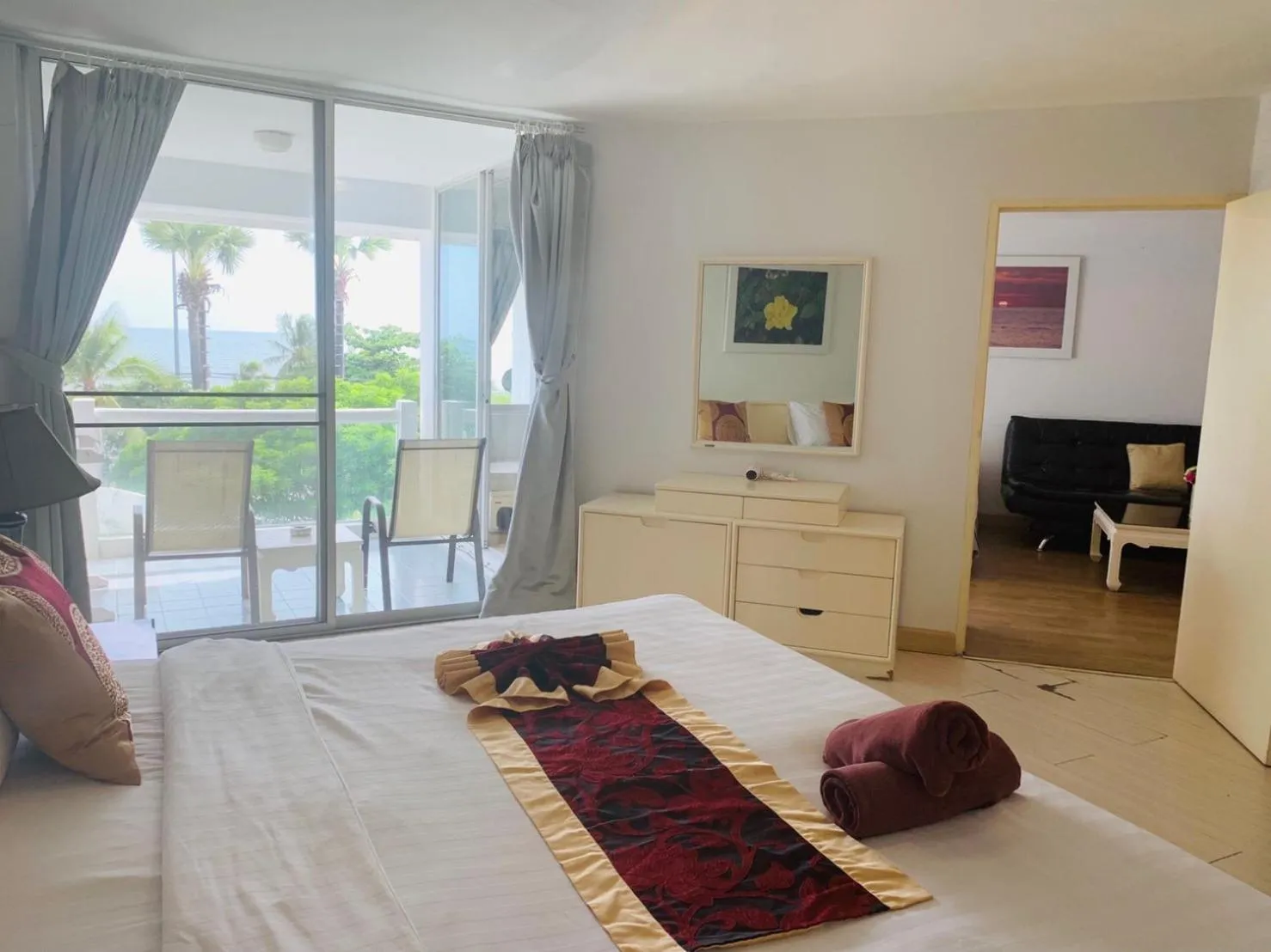 Bedroom, Bed in Villa Navin