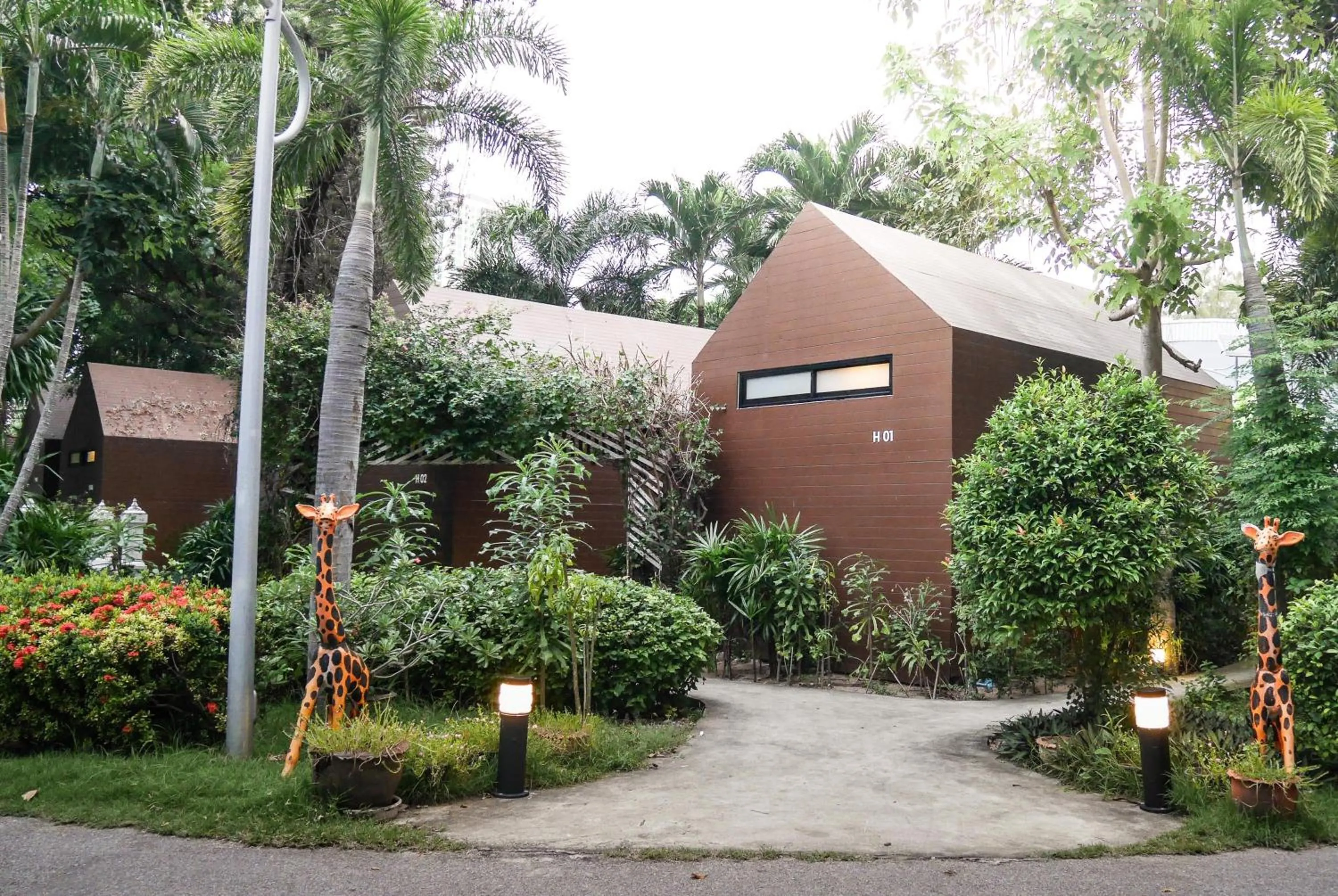 Property building in Villa Navin