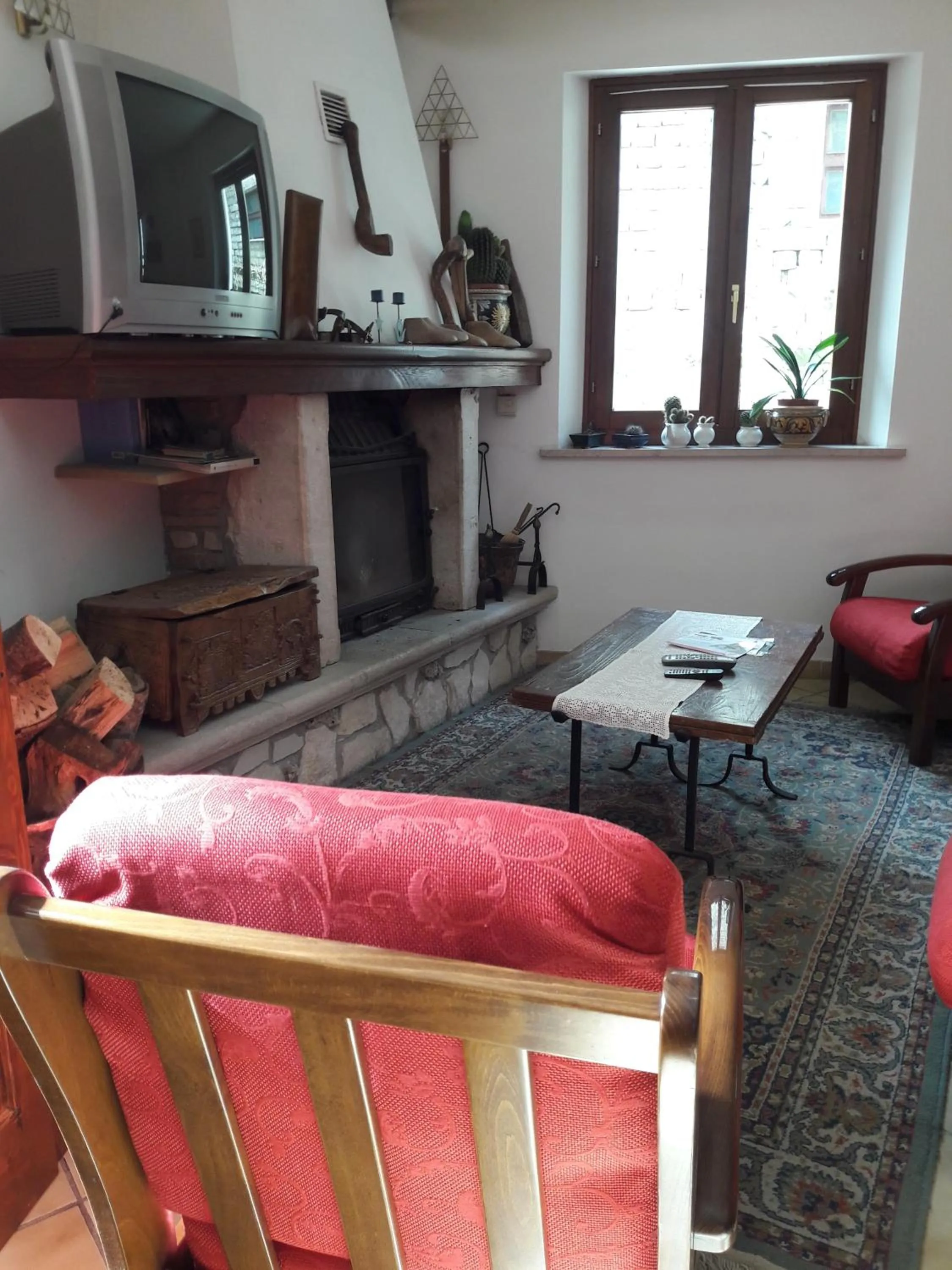 Communal lounge/ TV room in Dulcamara