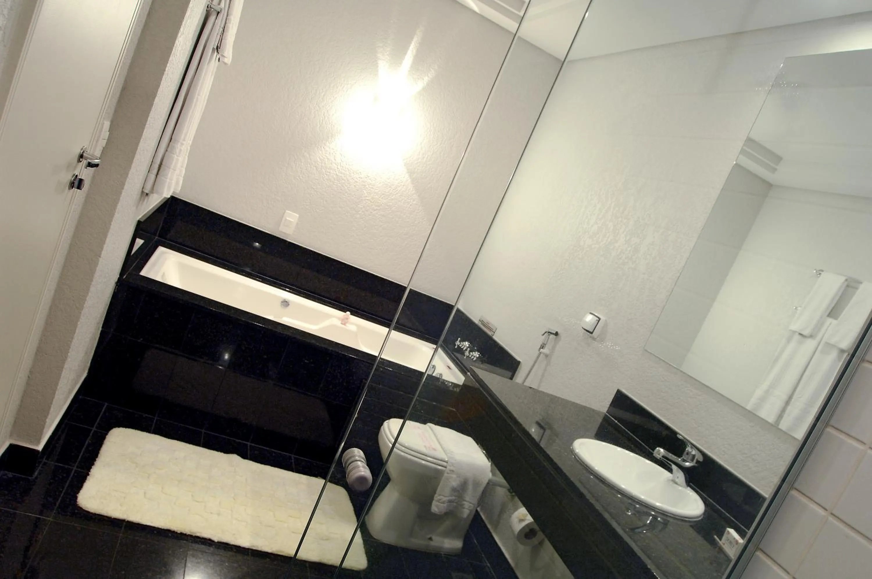 Toilet in Hotel Metrópole Maringá