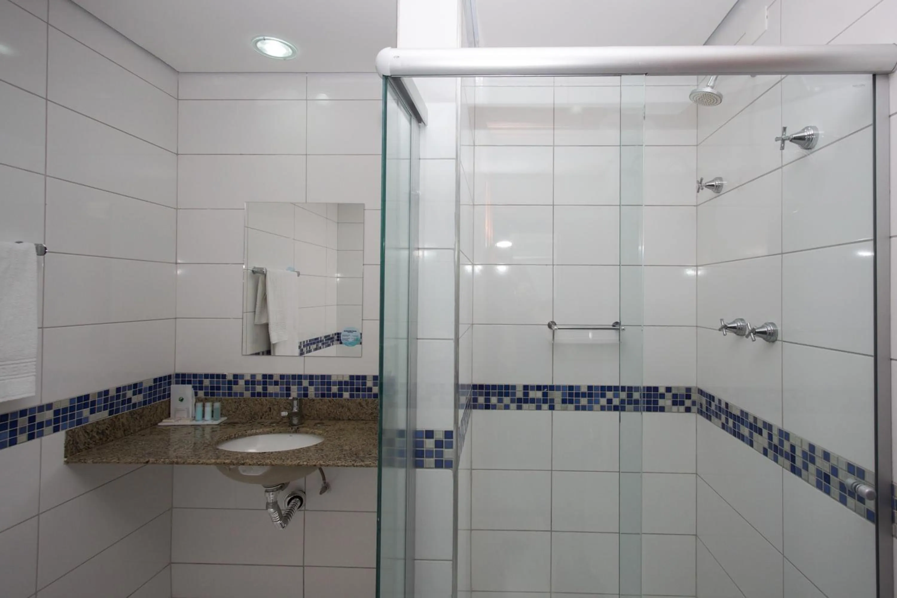 Shower in Bristol Exceler Campo Grande