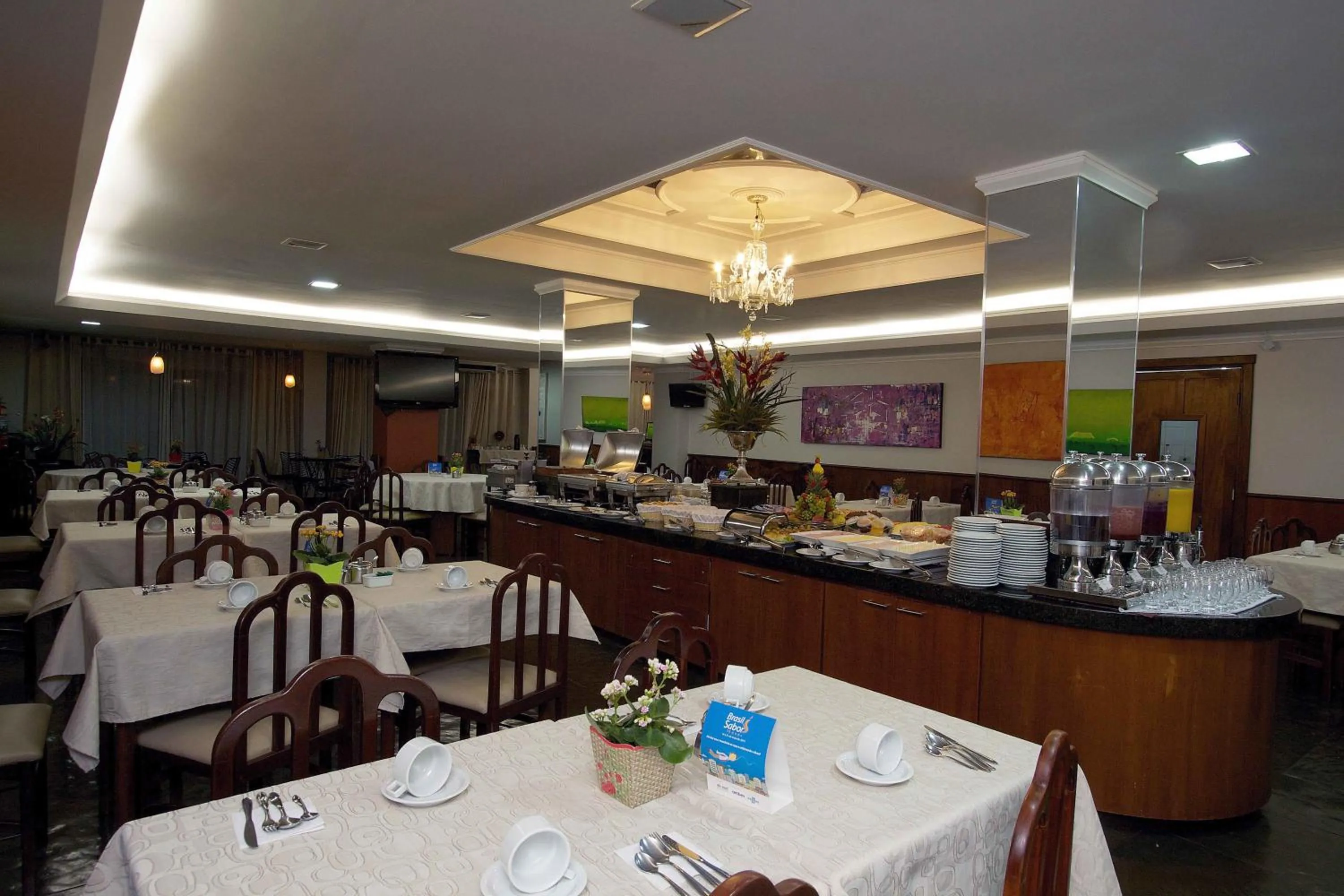Restaurant/places to eat in Bristol Exceler Campo Grande