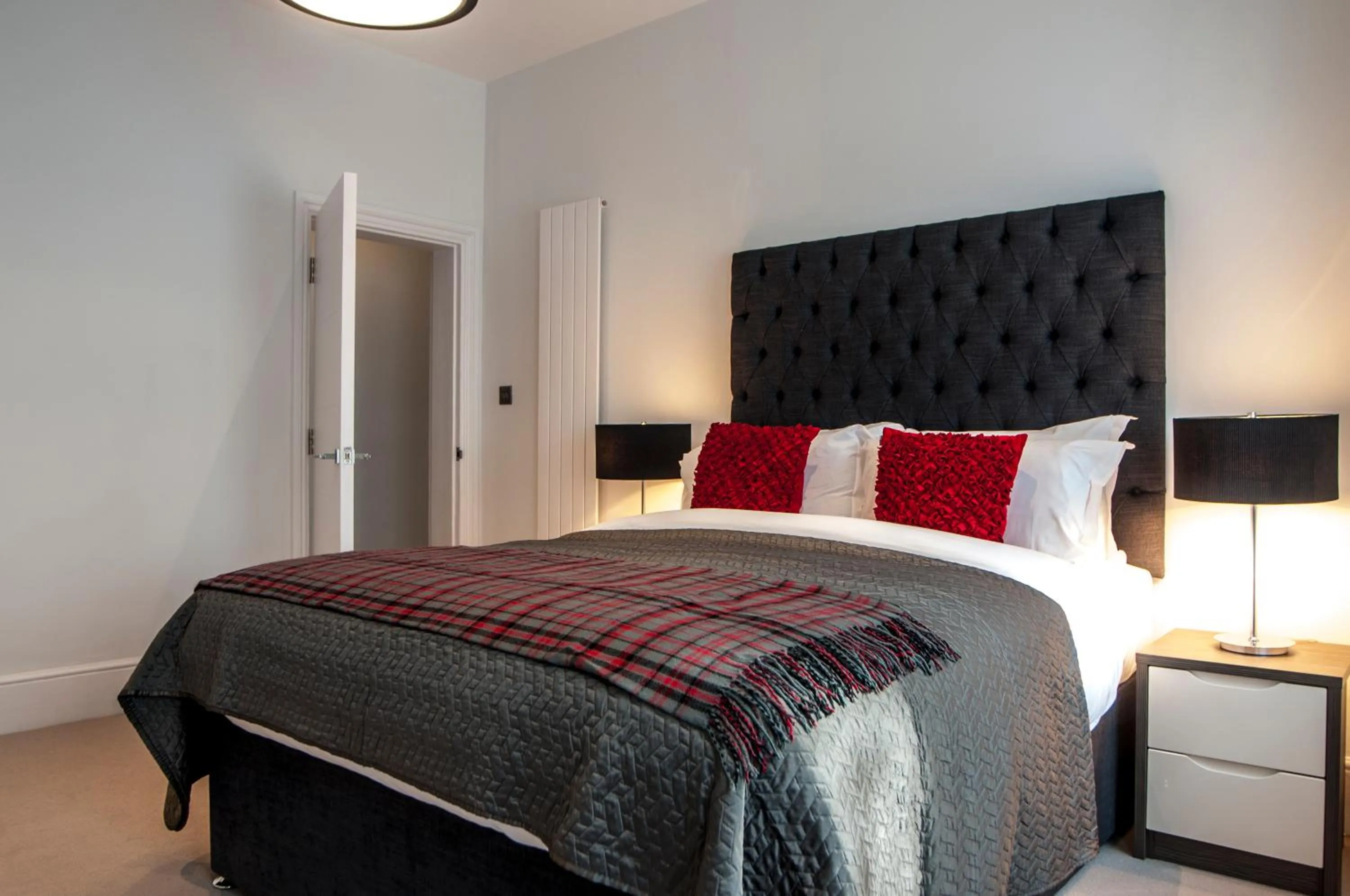 Bedroom, Bed in Garrick Mansions by Aeria Apartments