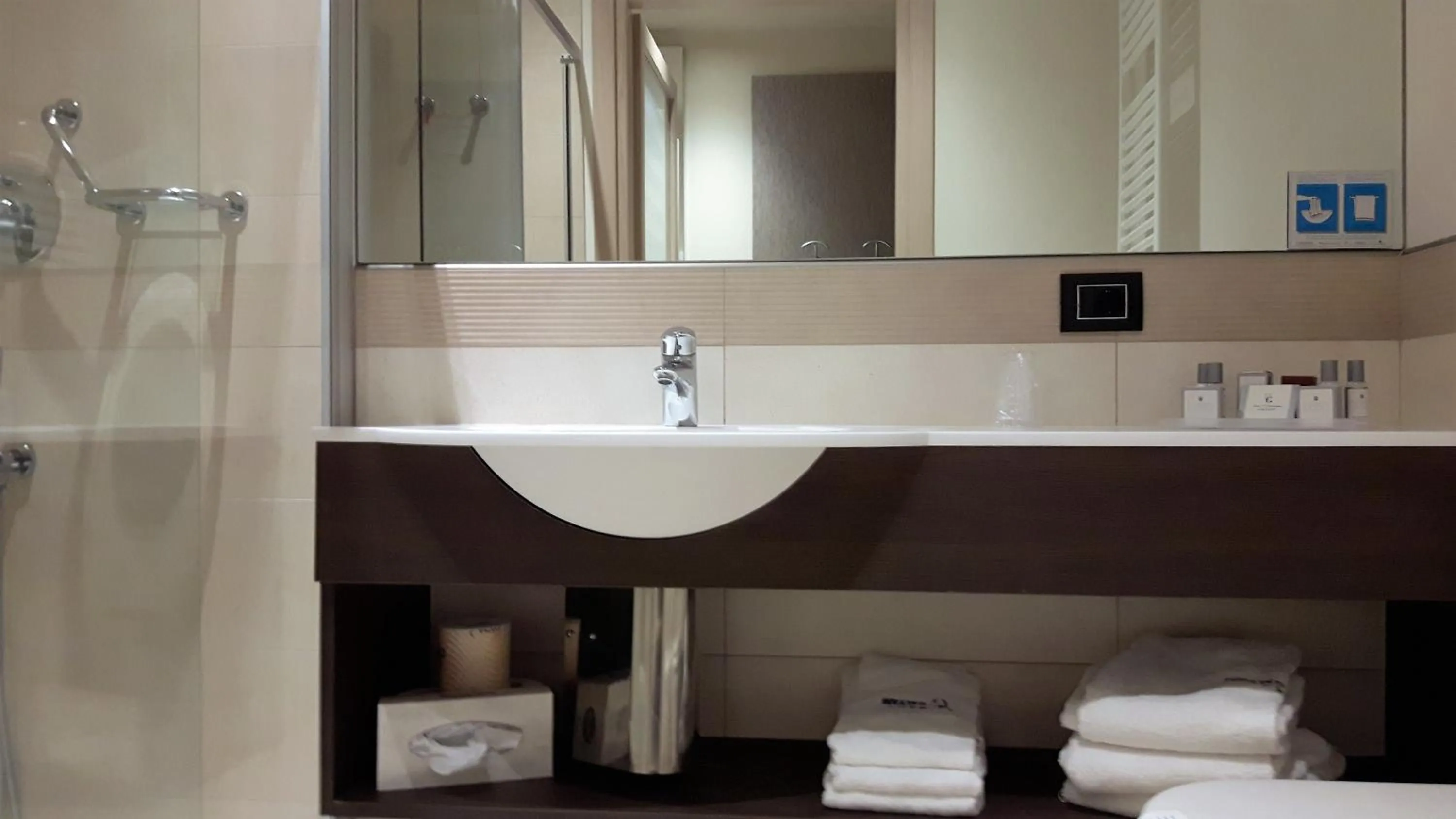 Bathroom in Hotel Galvani