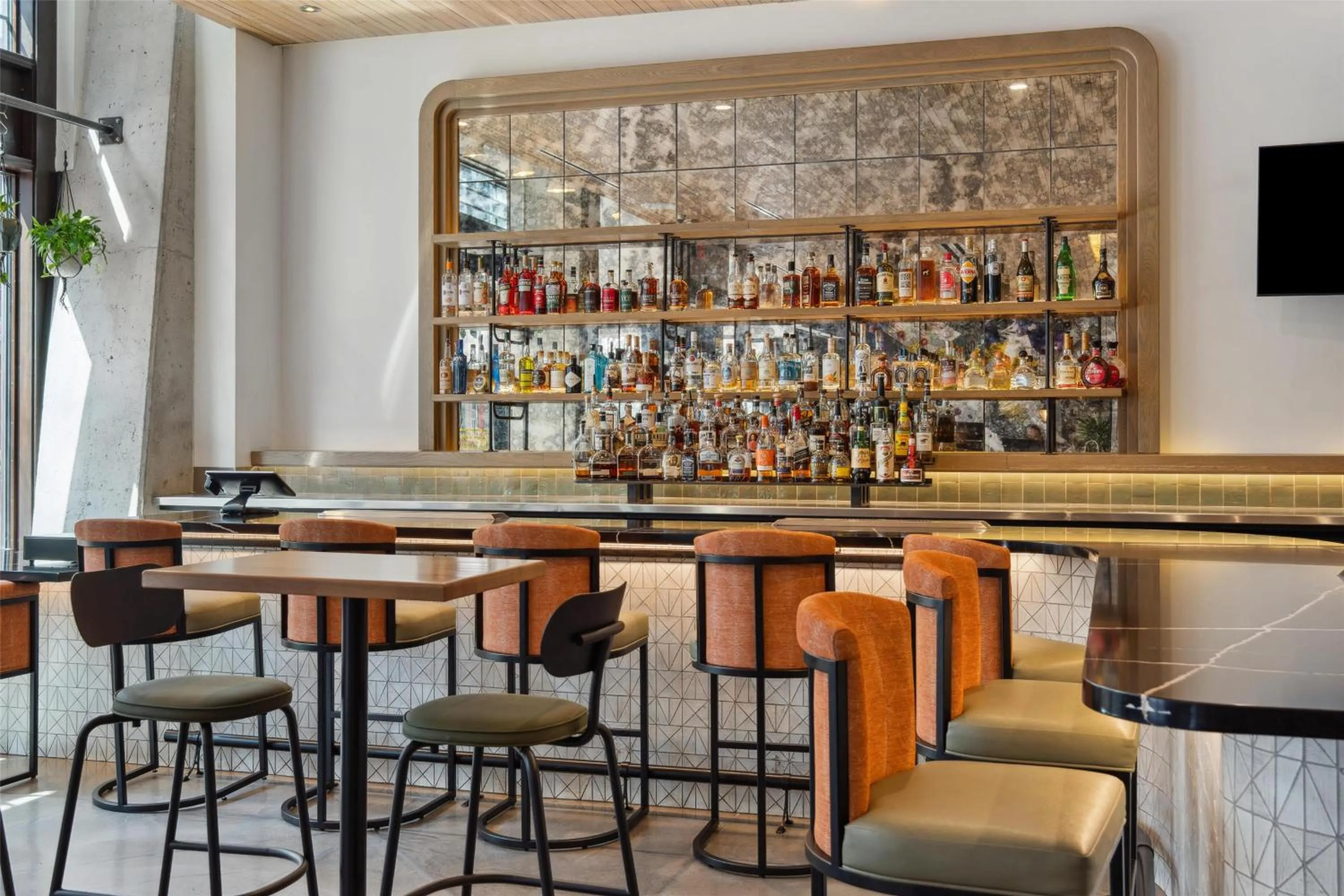 Lounge or bar in Motto by Hilton Washington DC City Center