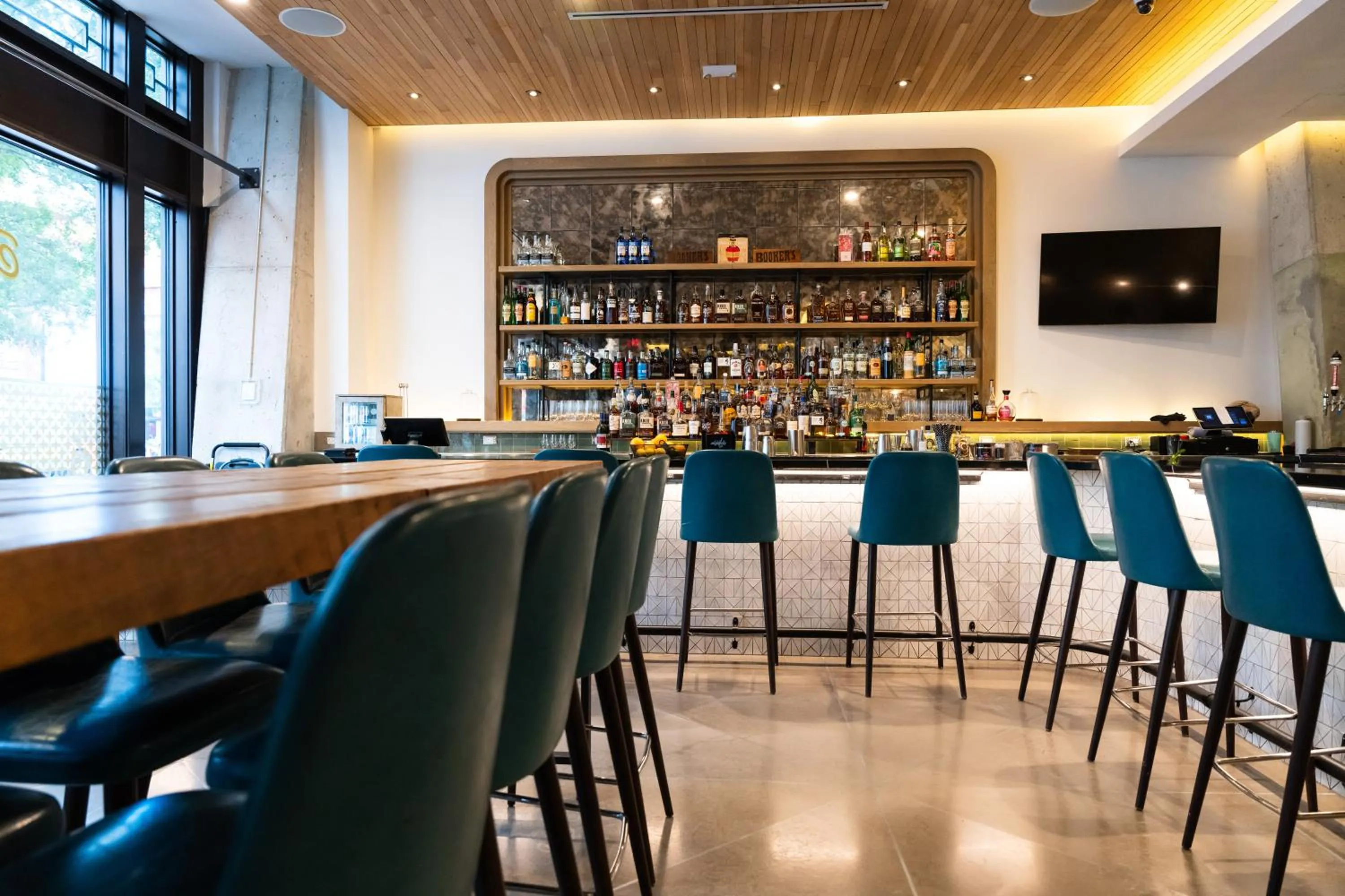 Restaurant/places to eat in Motto by Hilton Washington DC City Center