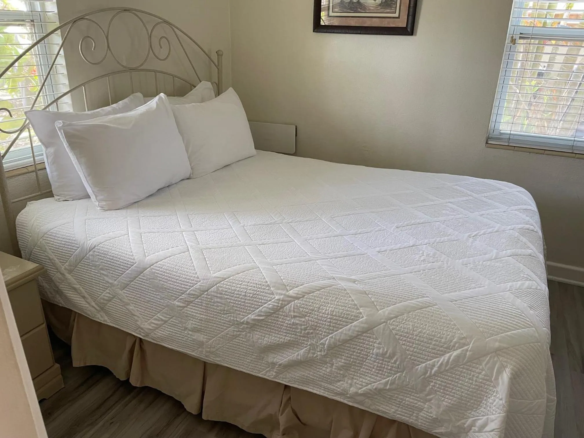 Bed in Venice Beach Villas