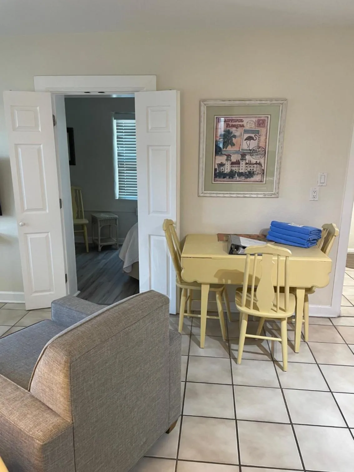 Dining area in Venice Beach Villas