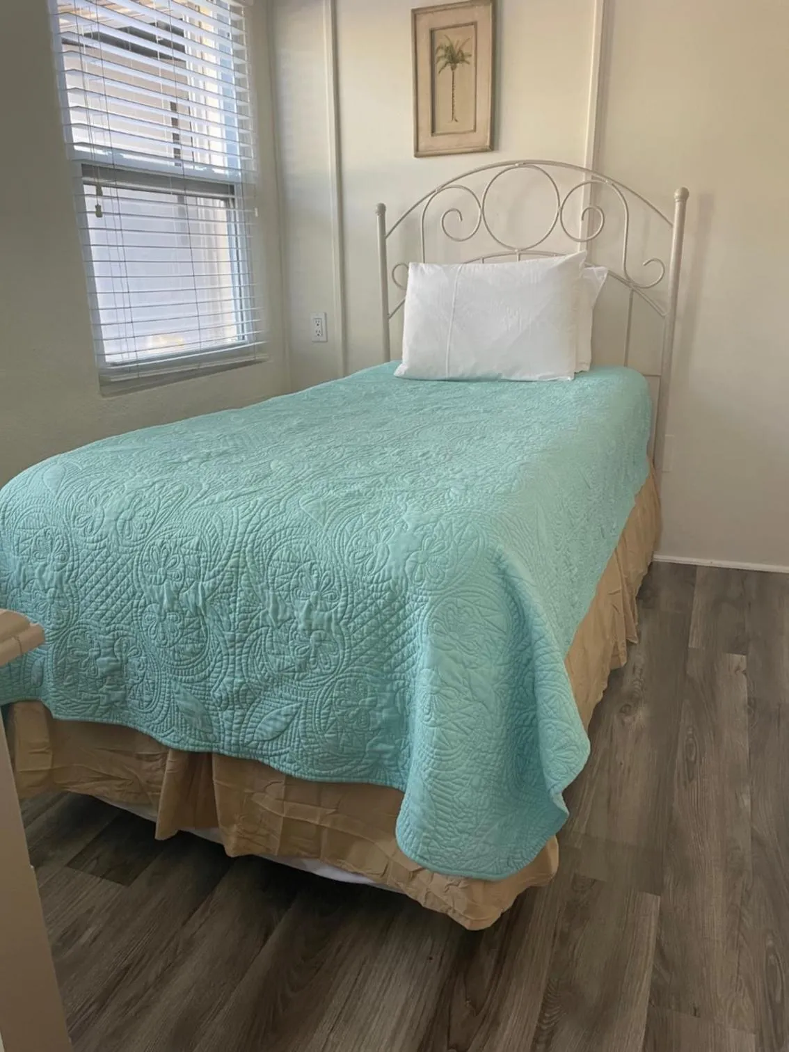 Bed in Venice Beach Villas