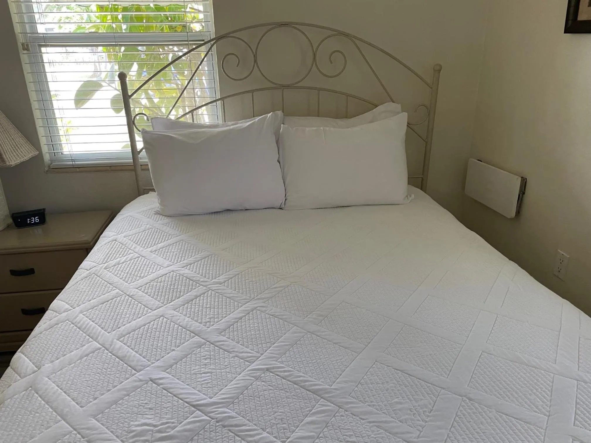 Bed in Venice Beach Villas