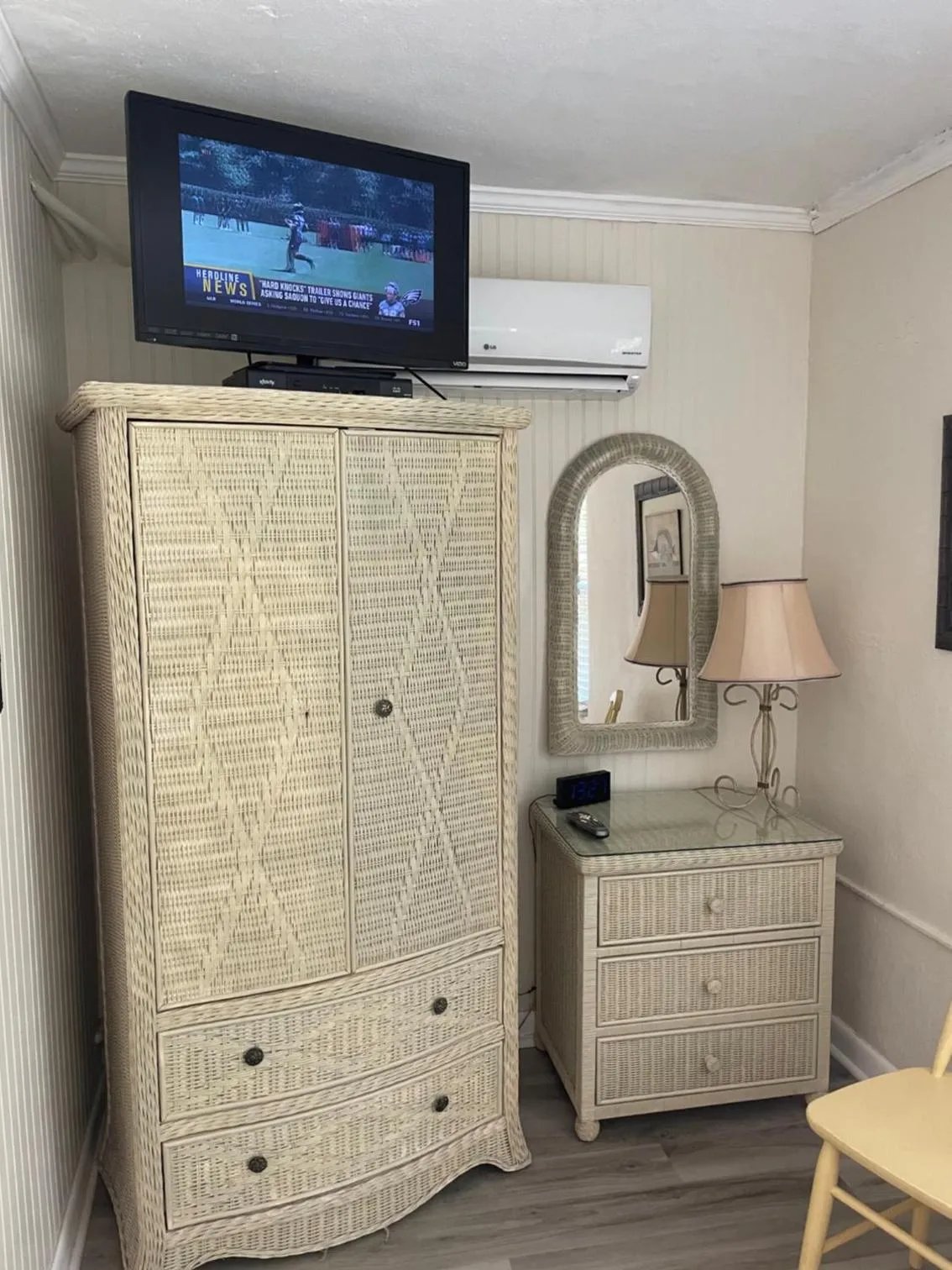 wardrobe in Venice Beach Villas