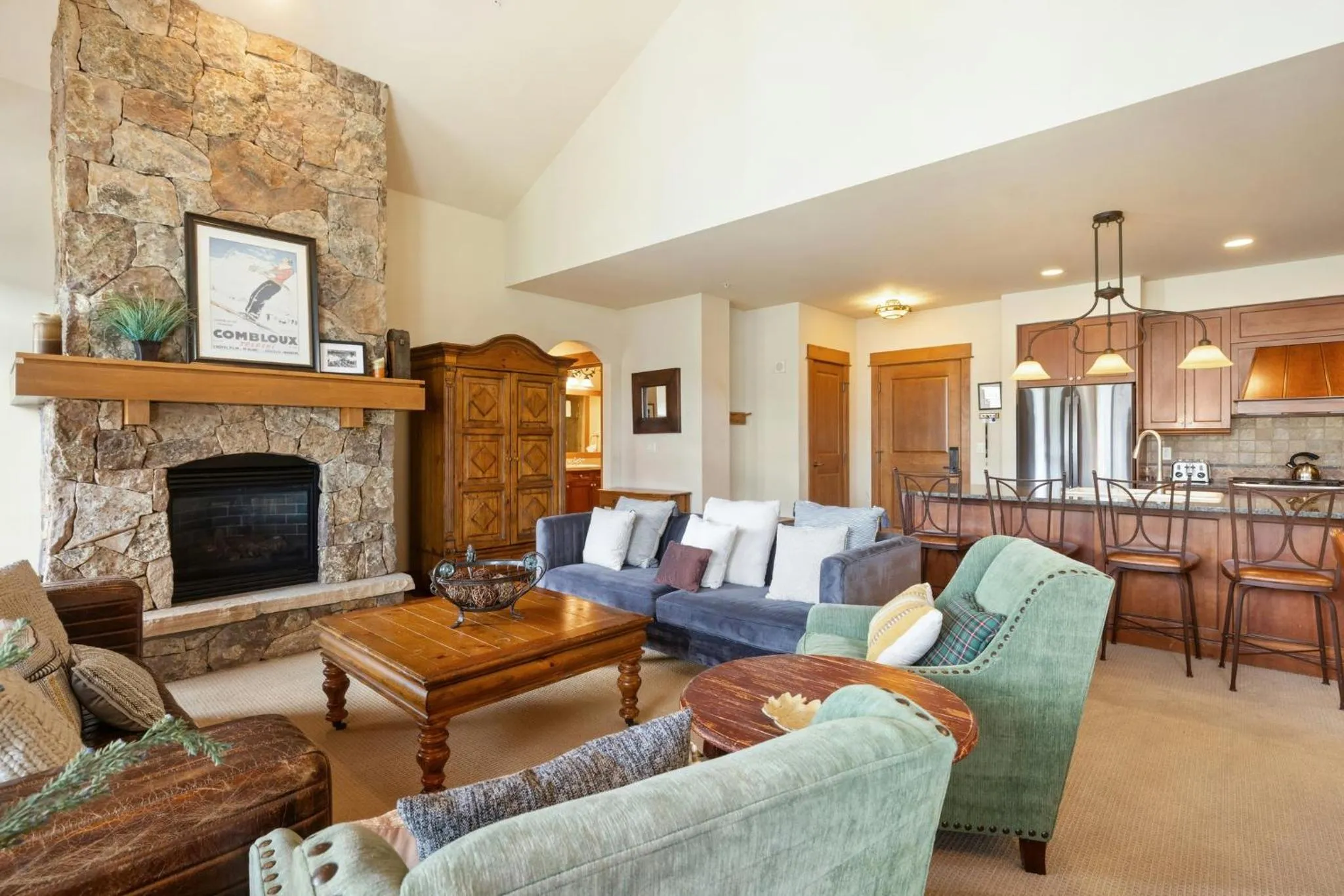 Living room in Timbers & Lone Eagle by Vail Resorts