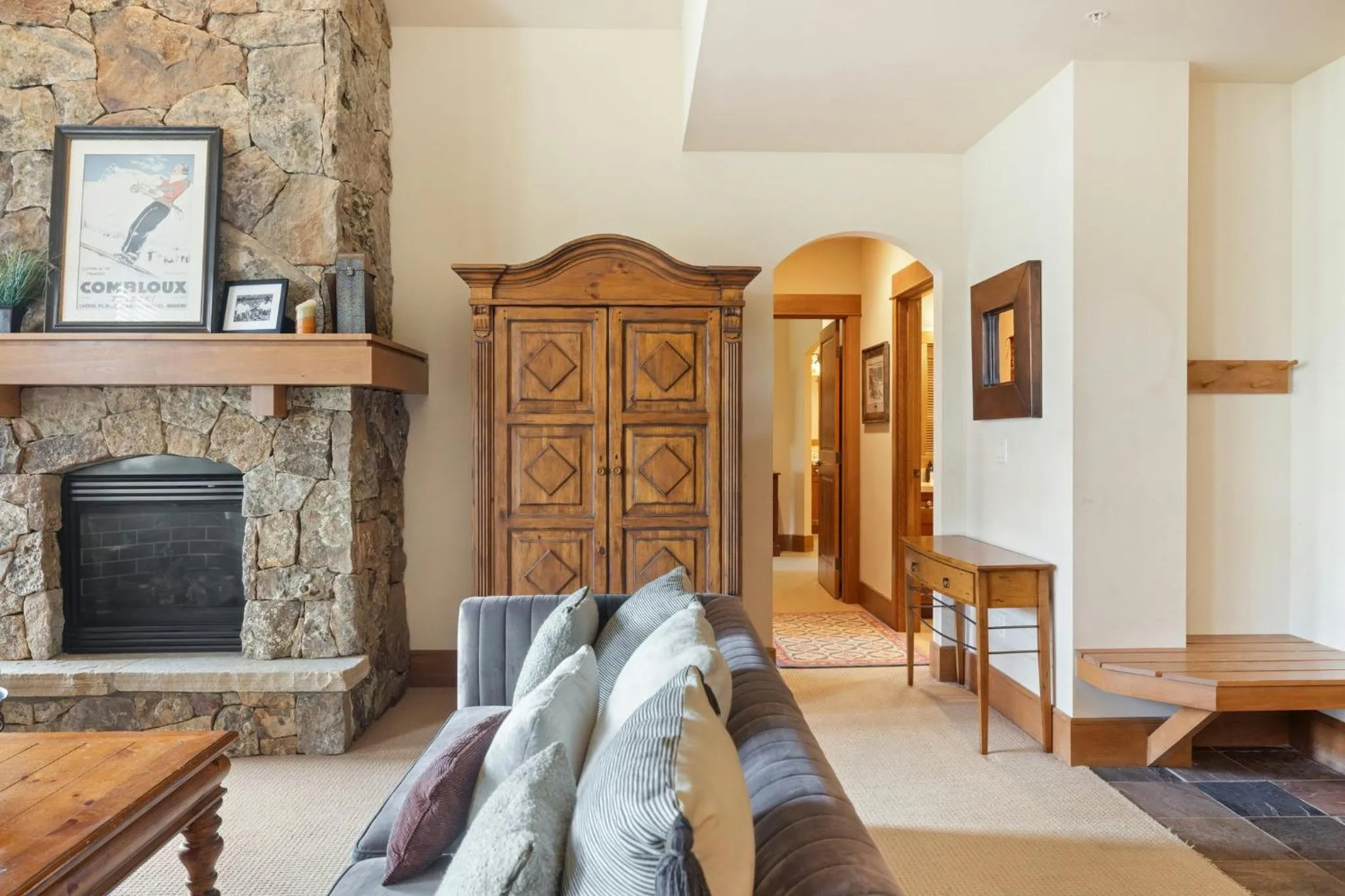 Living room in Timbers & Lone Eagle by Vail Resorts