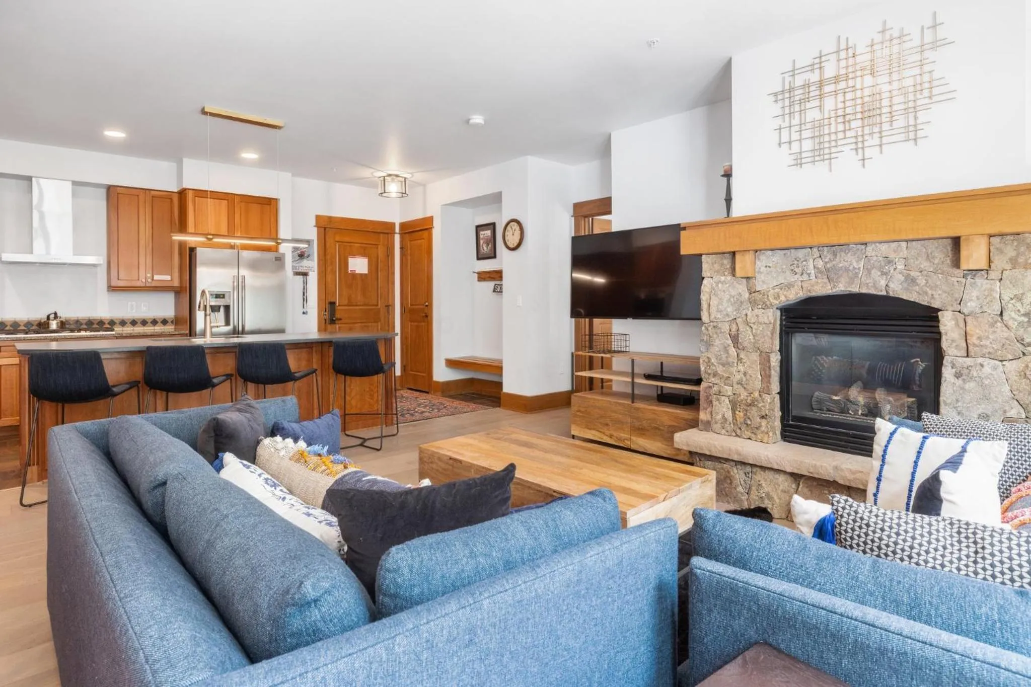 Living room in Timbers & Lone Eagle by Keystone Resort