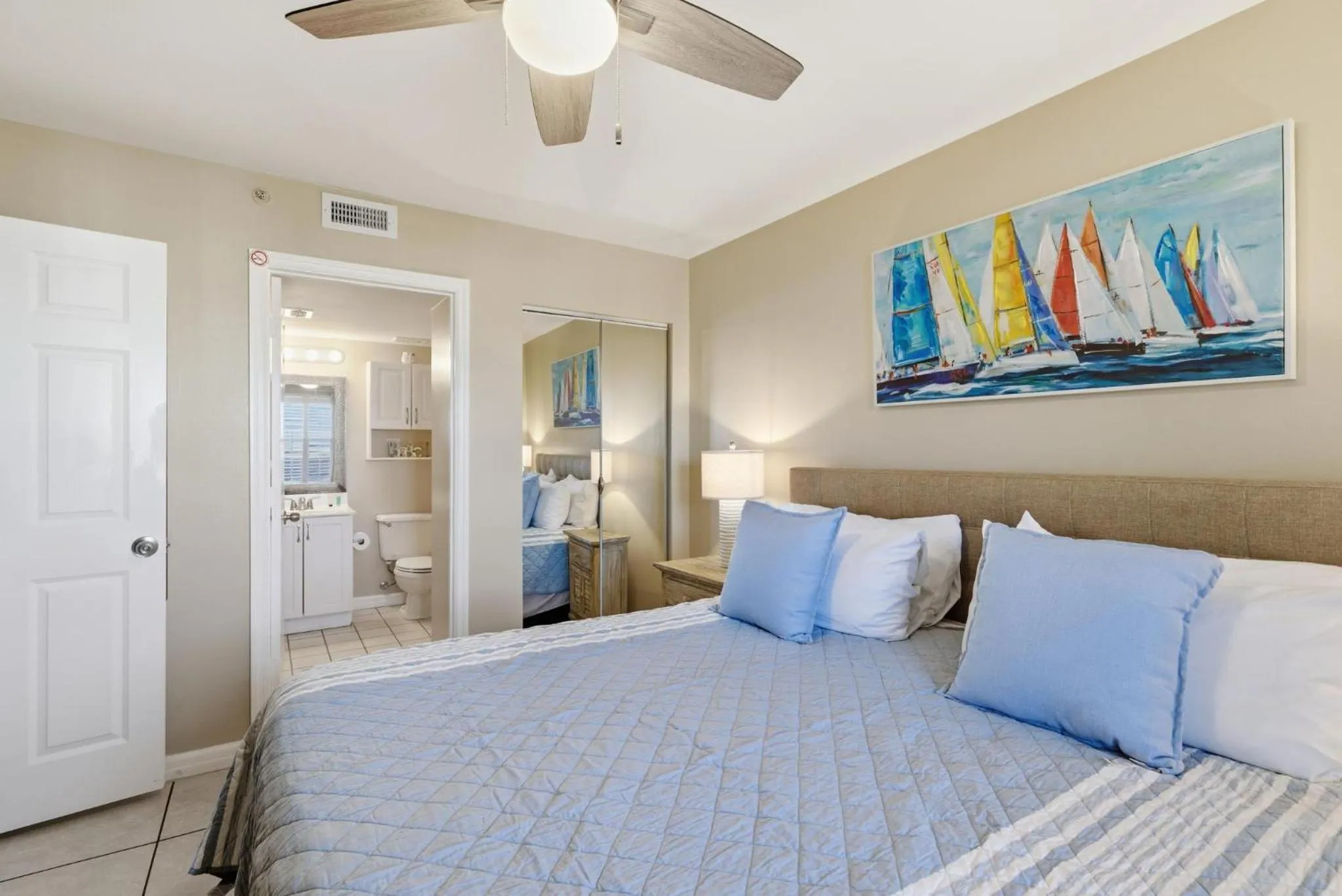 Bedroom, Bed in Pelican Beach Resort Condos