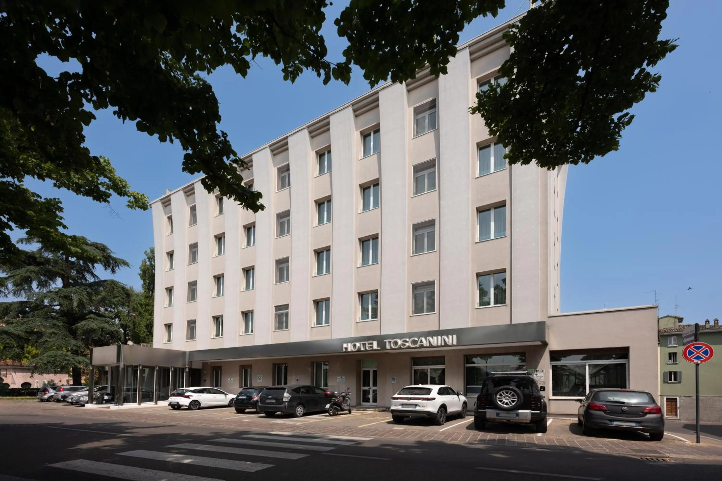 Property building in Hotel Toscanini