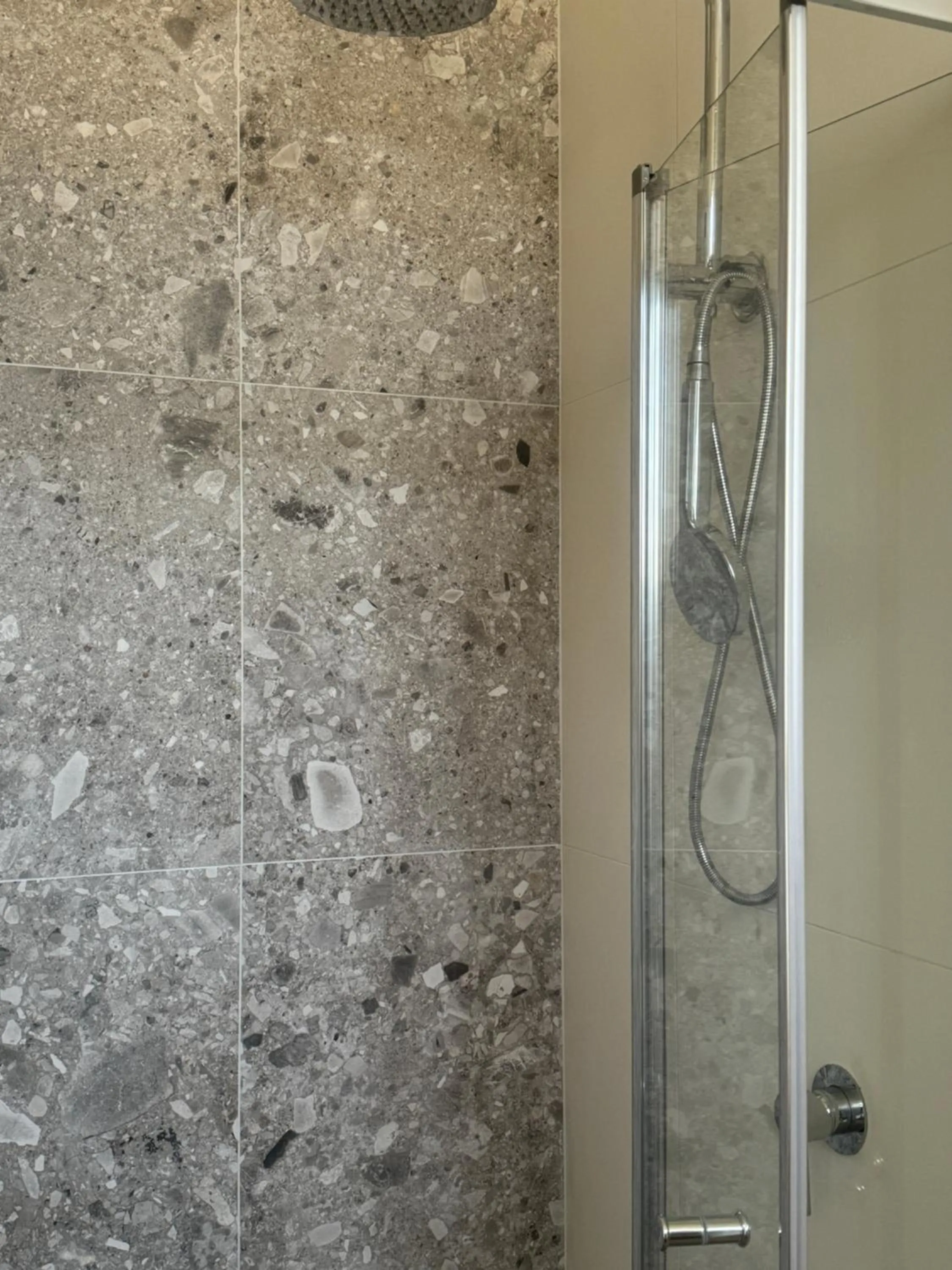 The Highlander Motel - 24HR Check In