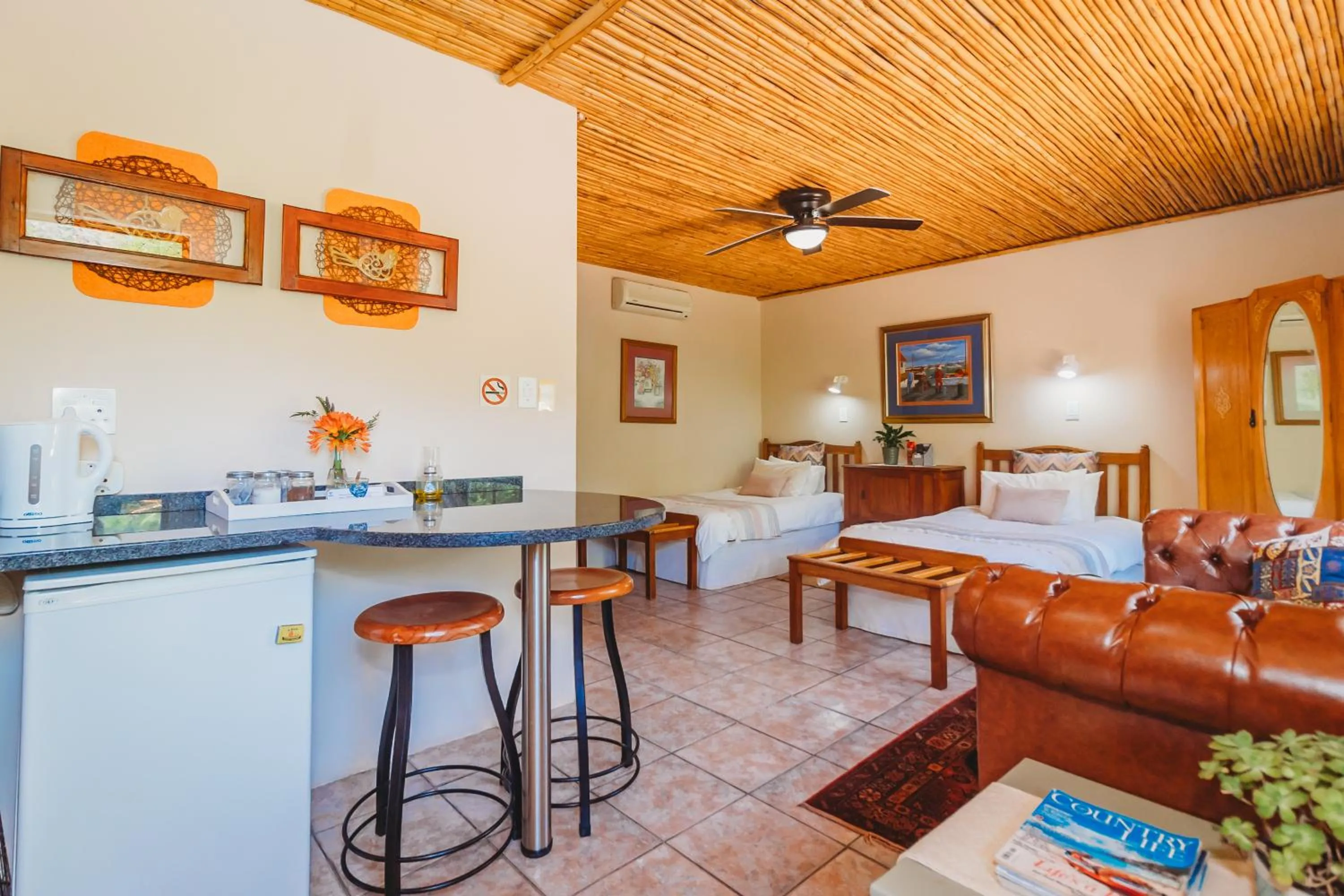 Twin Room in De Poort Country Lodge