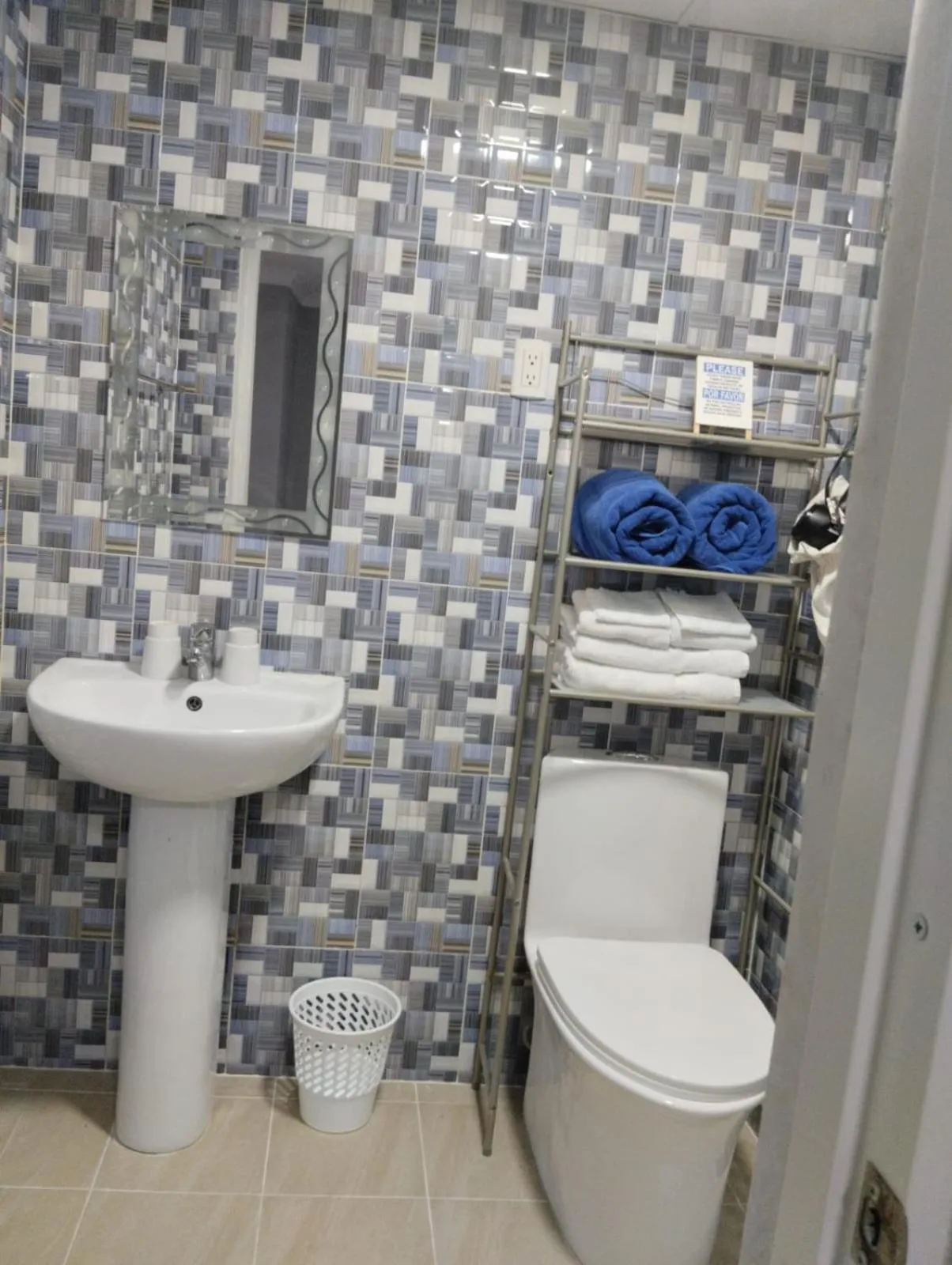 Bathroom in Nely y Pietro share apartment