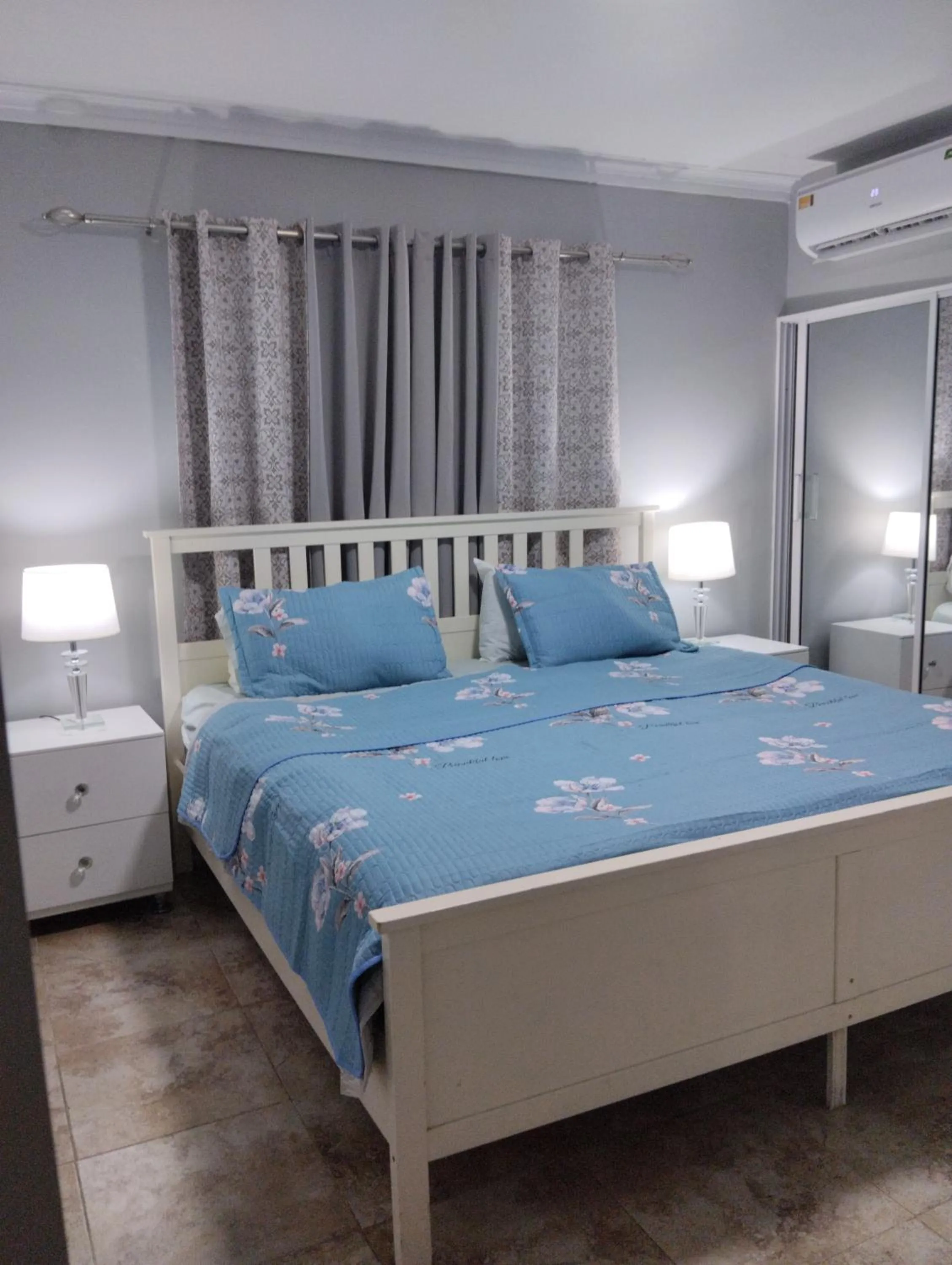 Bed in Nely y Pietro share apartment