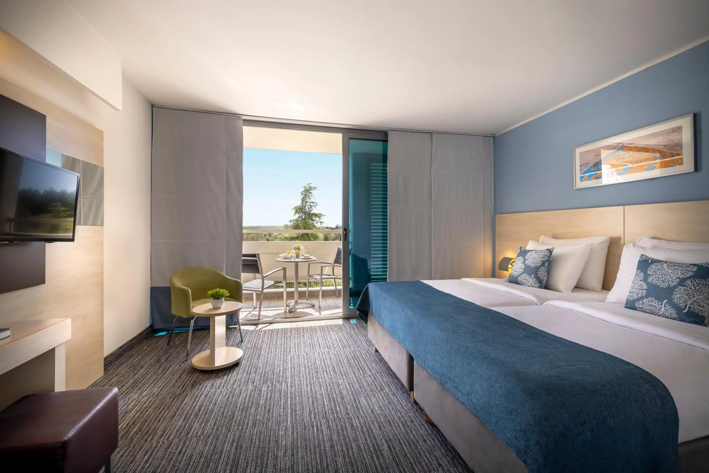 Balcony/Terrace, Bed in Valamar Diamant Hotel