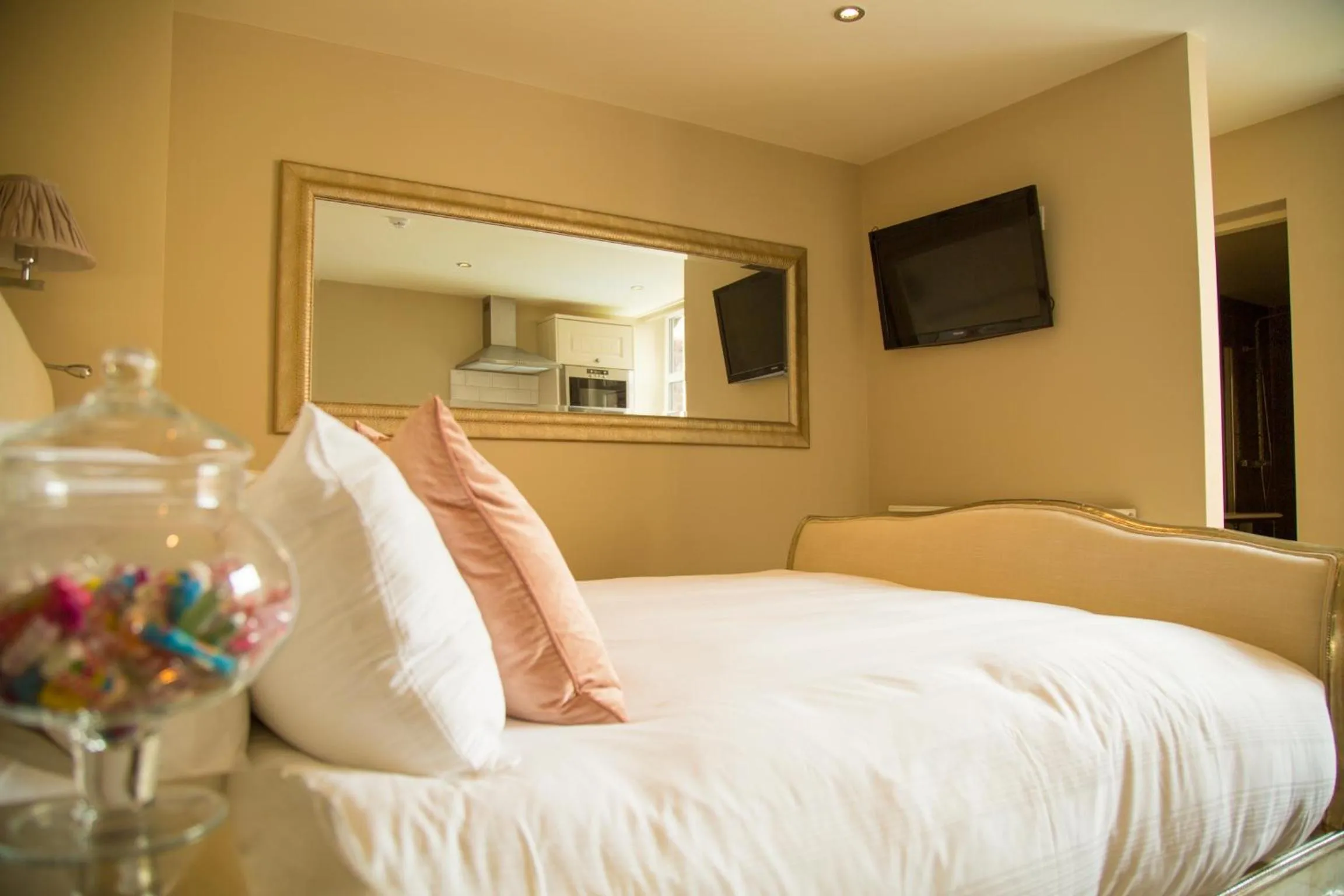 Bed in No.10 Preston