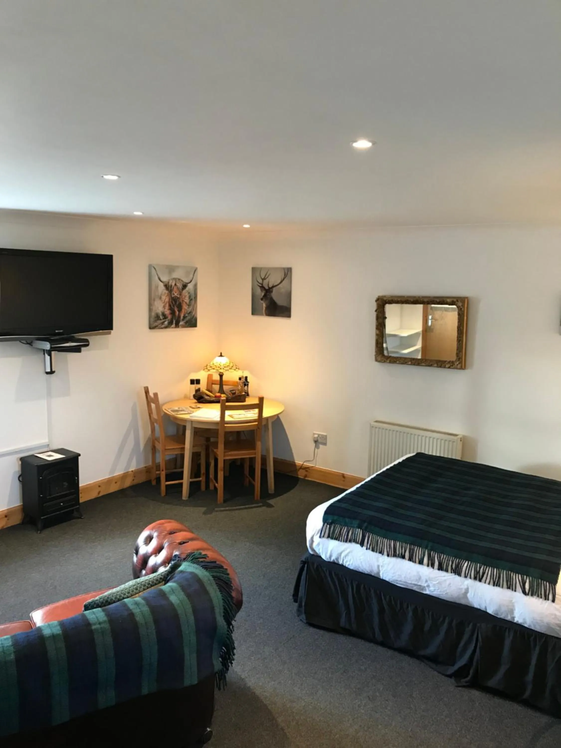 Photo of the whole room, Bed in Garrison Farm with Hot Tub