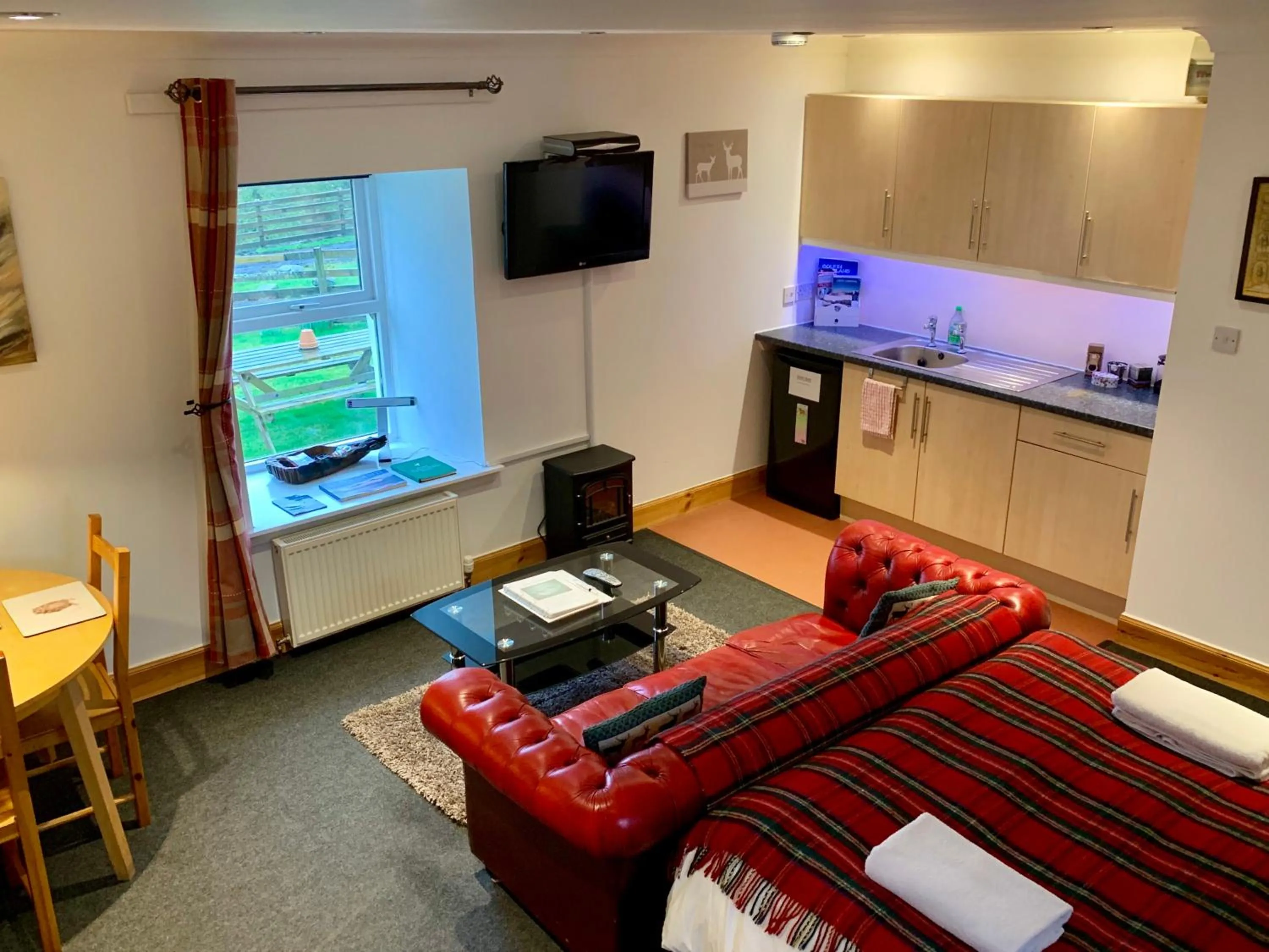 Garrison Farm with Hot Tub