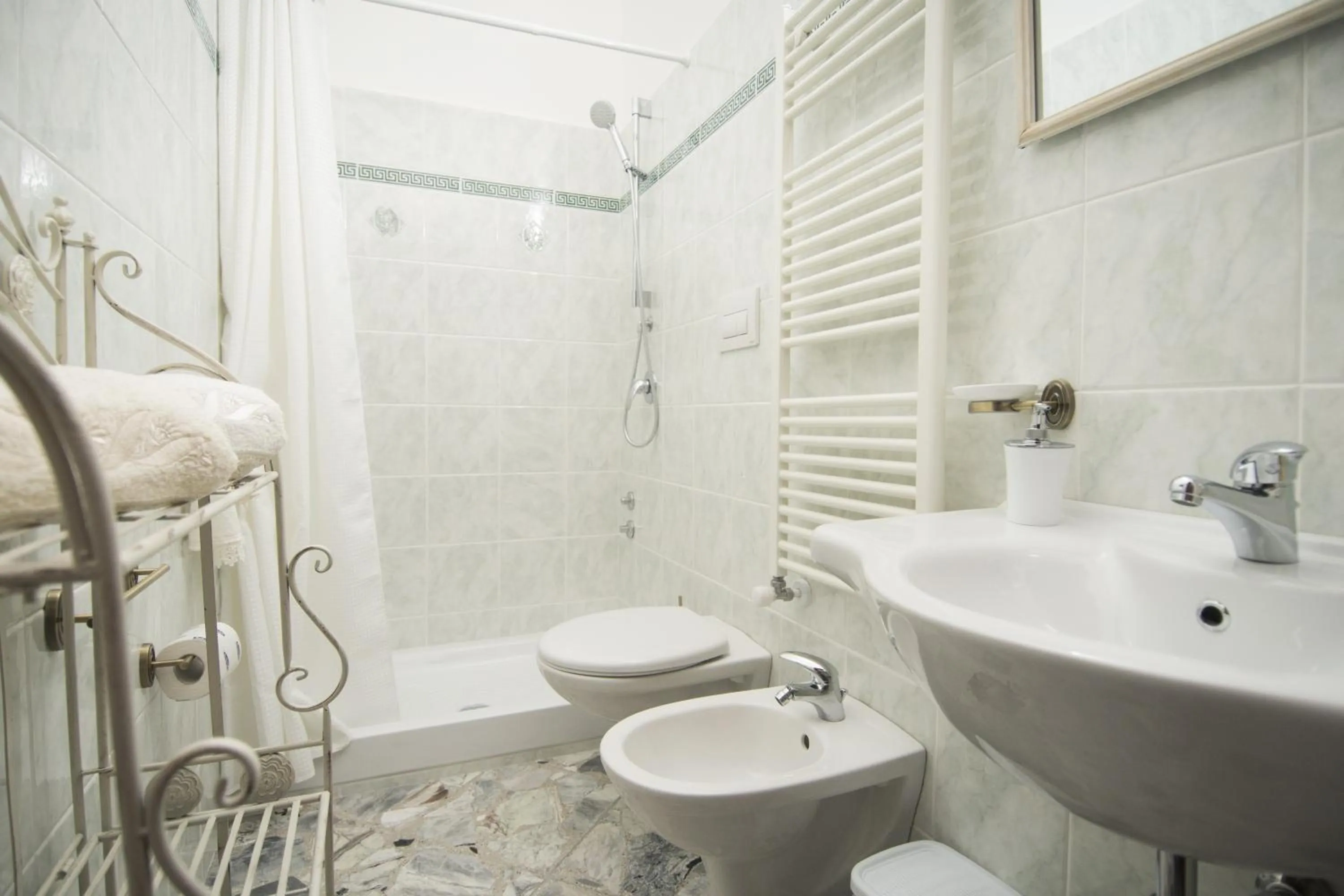 Bathroom in Dimora Cappuccini Guest House