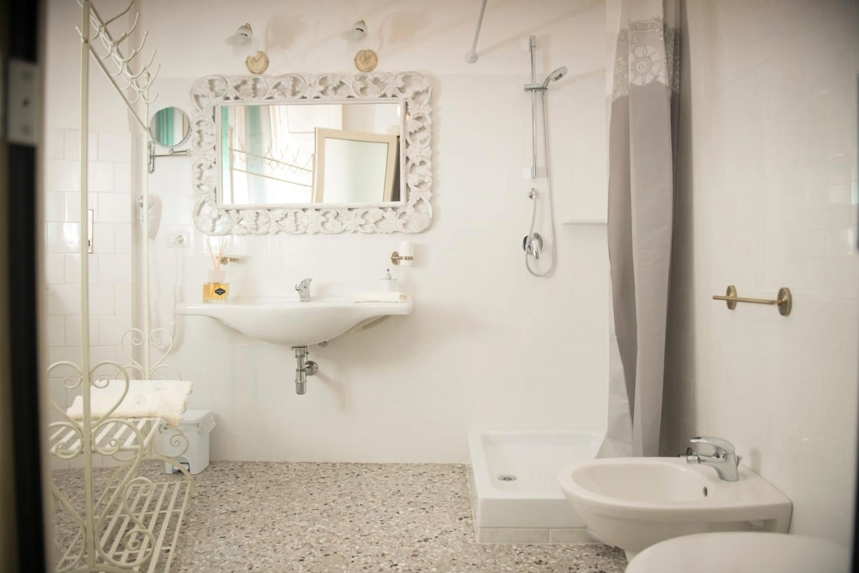 Bathroom in Dimora Cappuccini Guest House