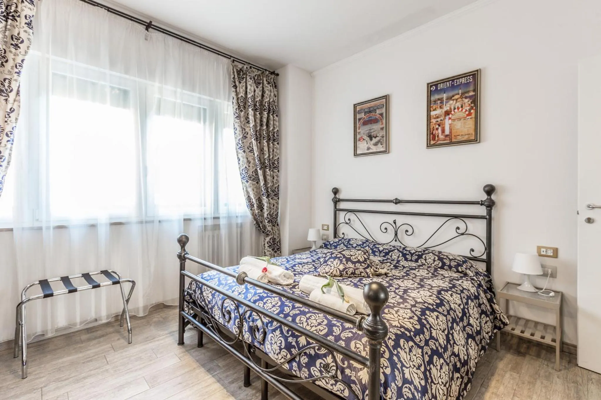 Bed in Central City Rooms