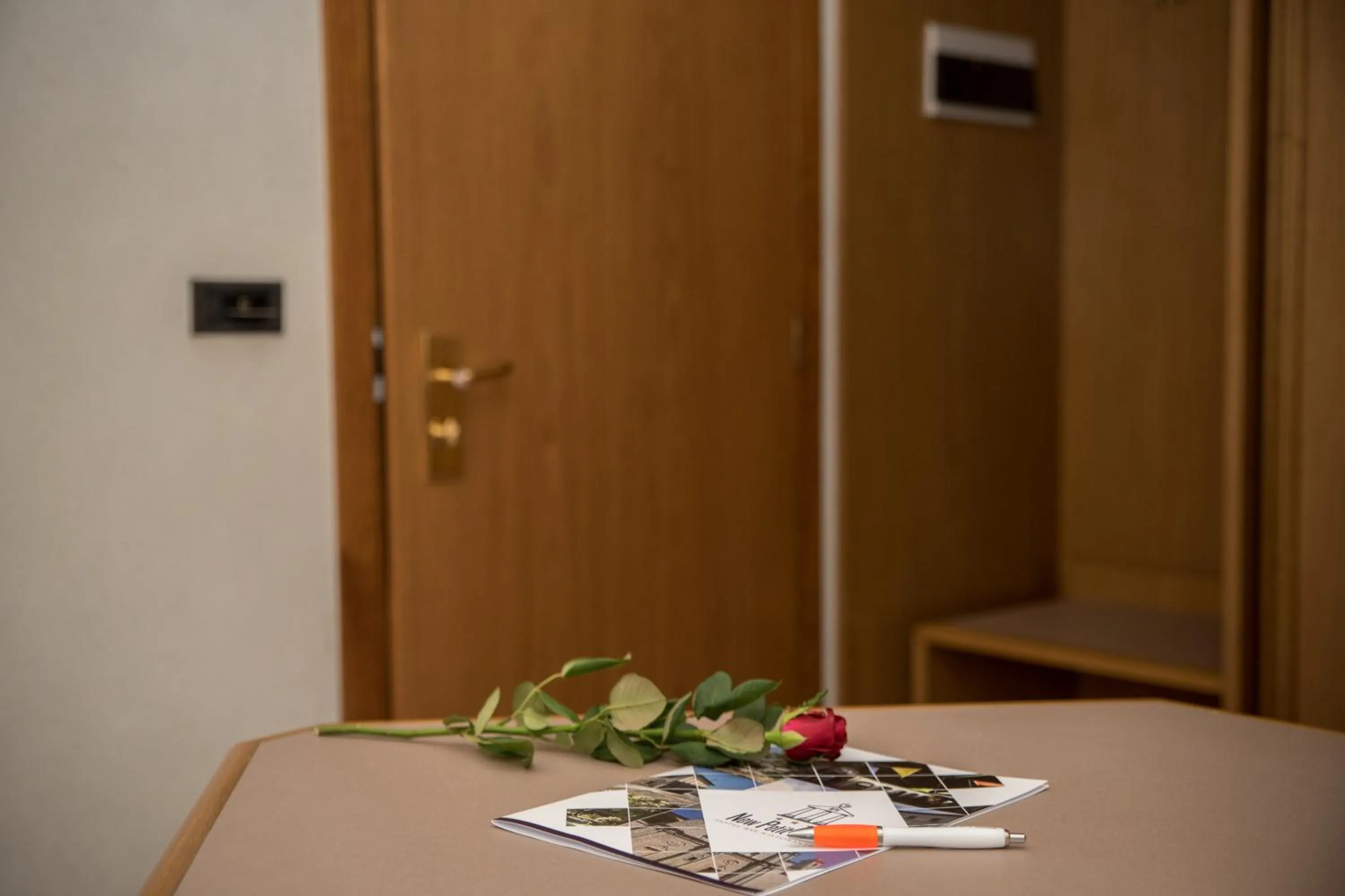 Logo/Certificate/Sign in New Petit Hotel