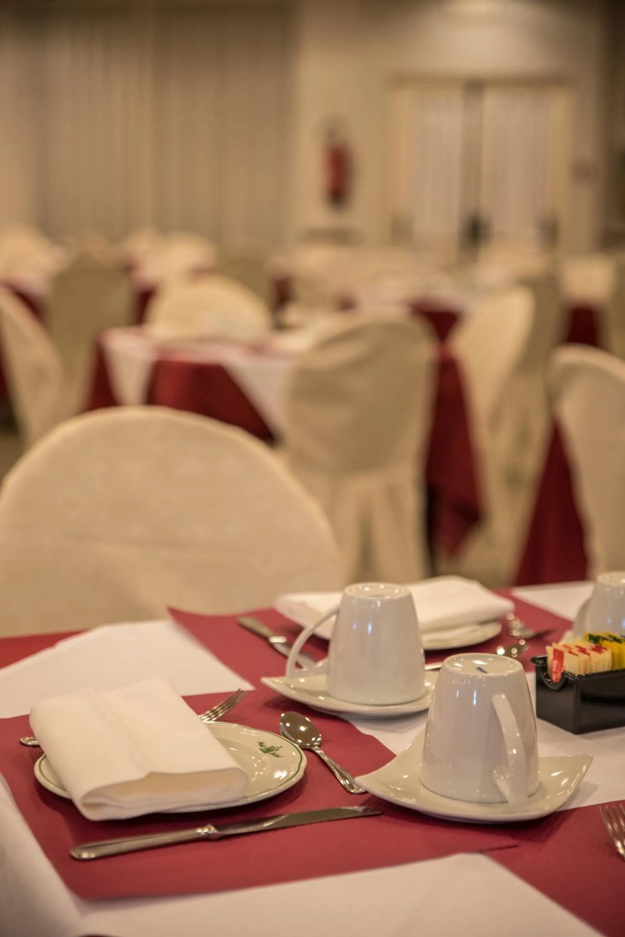 Restaurant/places to eat in New Petit Hotel