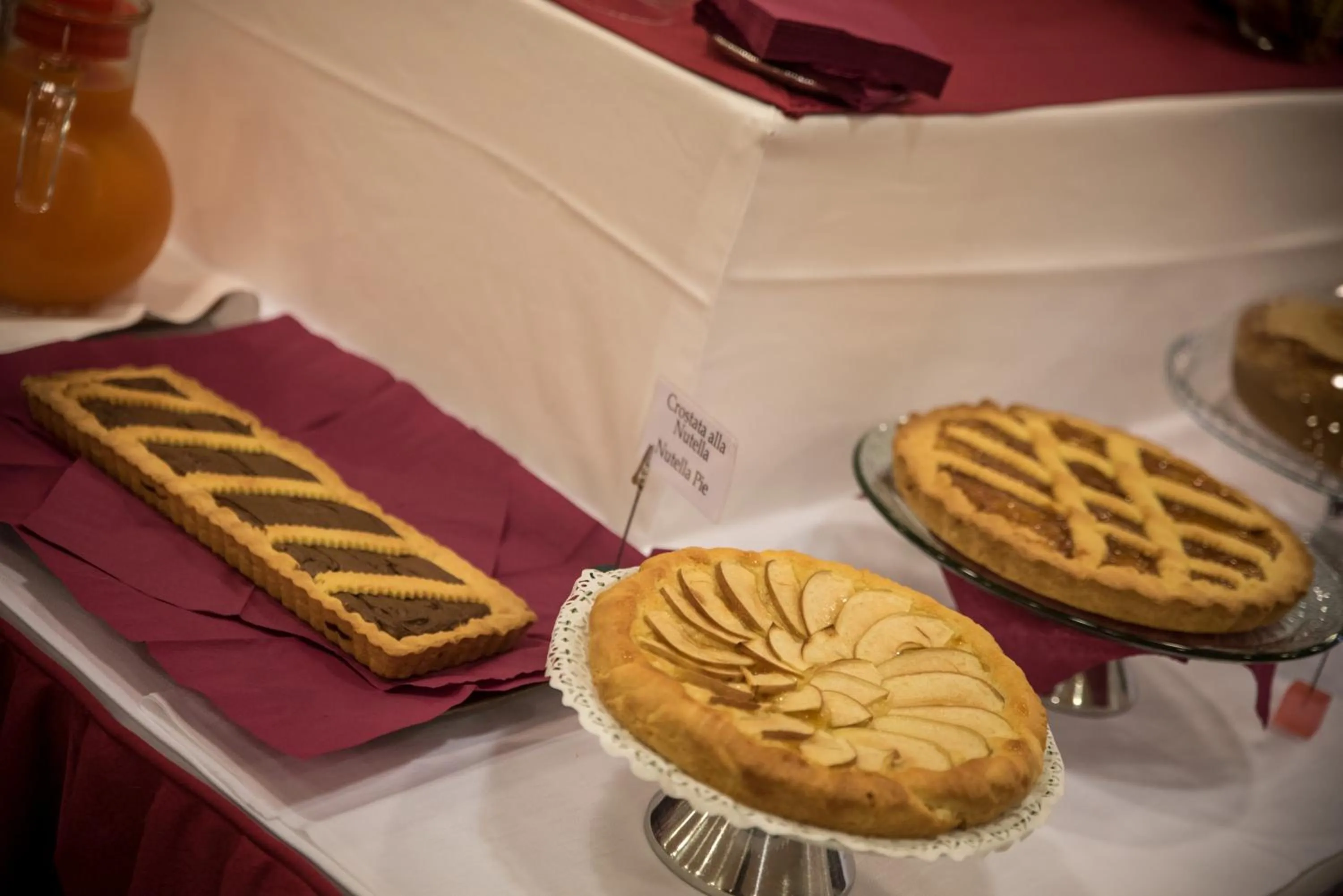 Restaurant/places to eat in New Petit Hotel