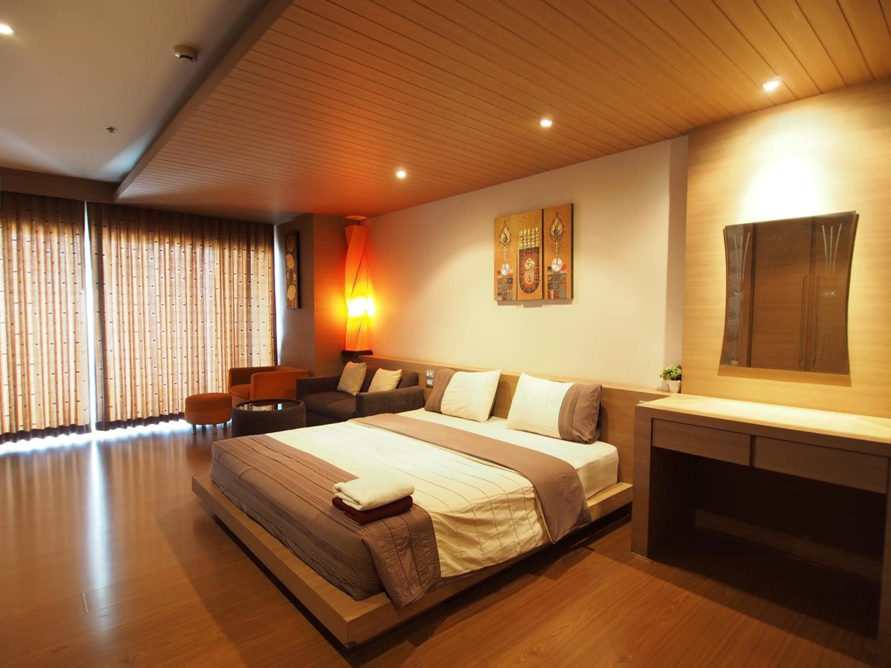 Photo of the whole room, Bed in View Talay 6 by Pat 42